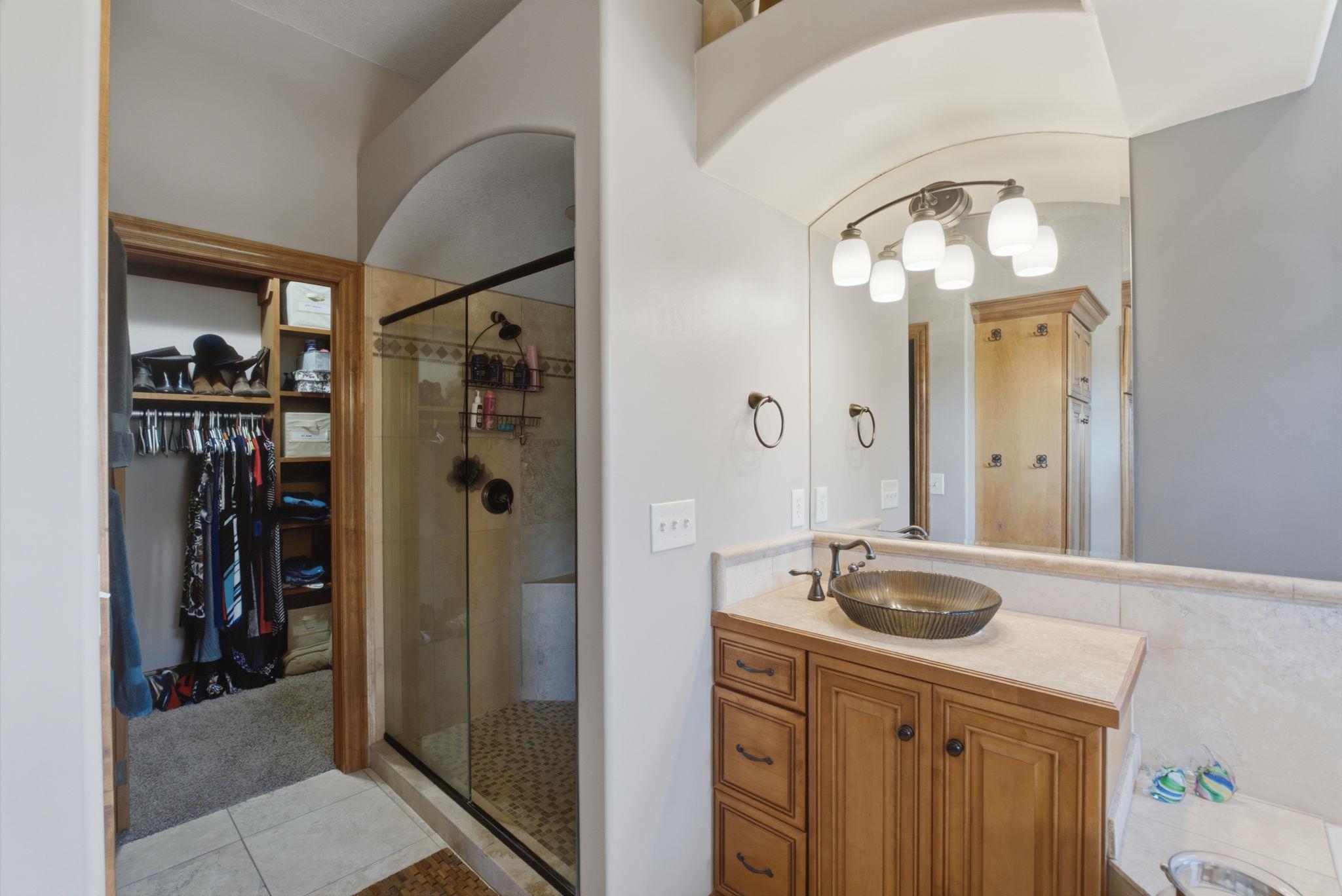 901 N Springwood Property Photo 14