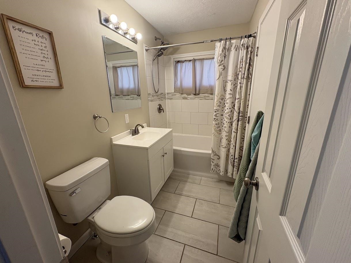 1607 Hickory St Property Photo 9