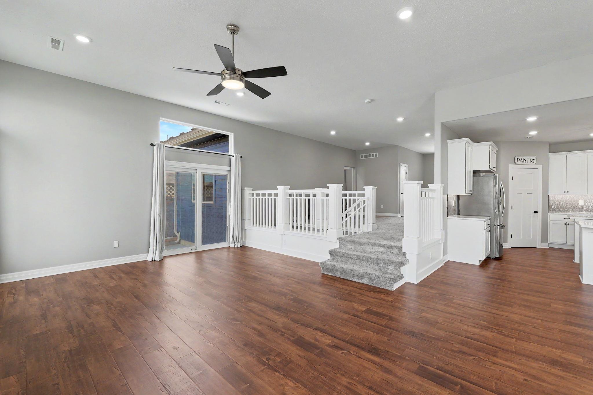 2117 S Michelle Property Photo 6