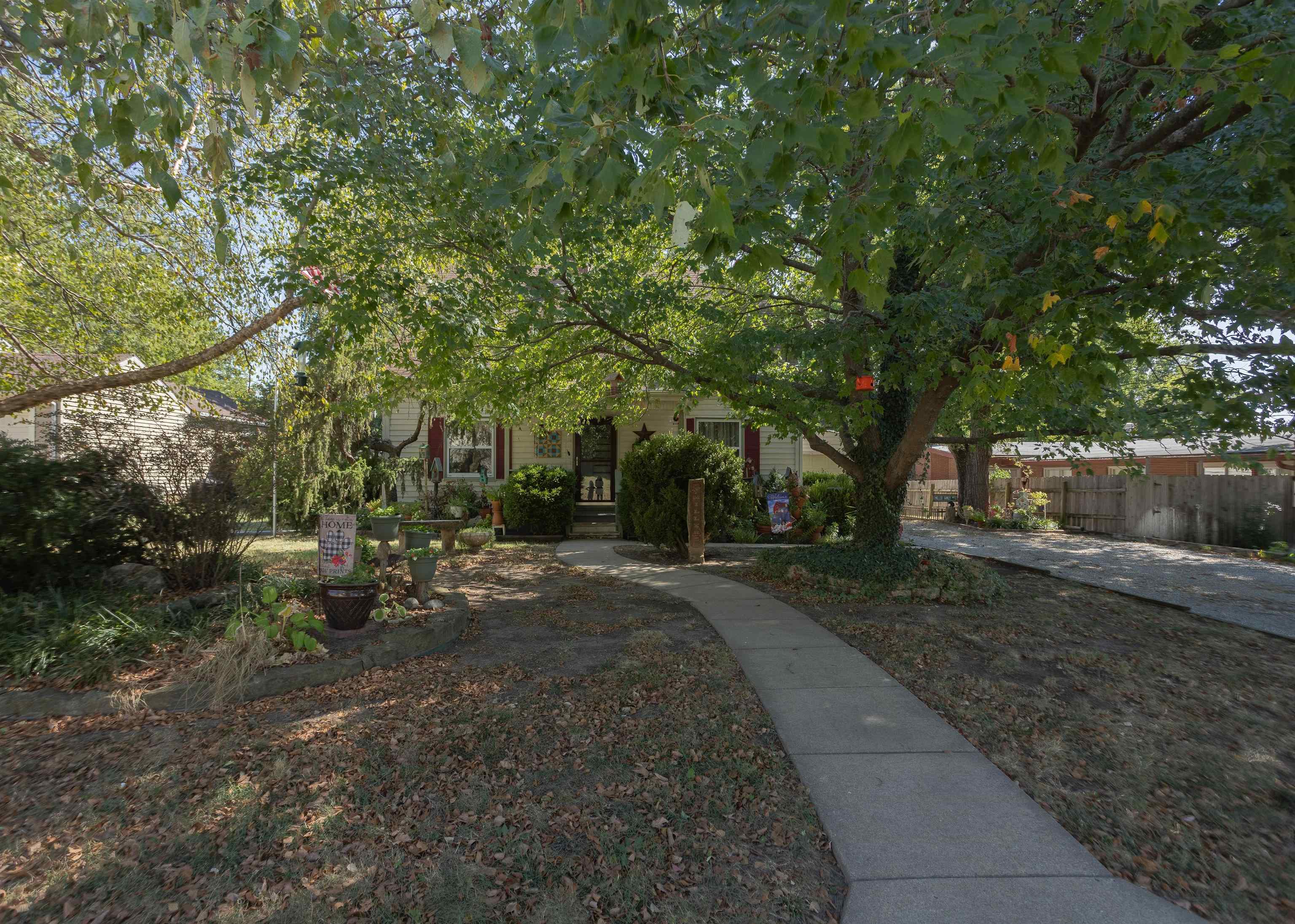 1701 E 7th Property Photo 2