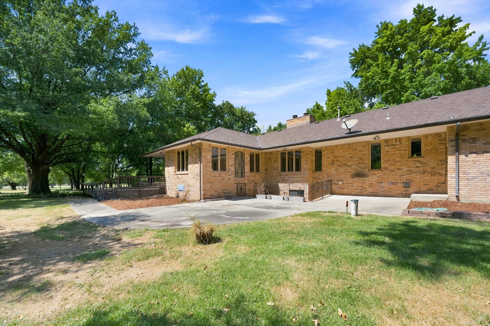 12401 W Eberly Ct. Property Photo 28