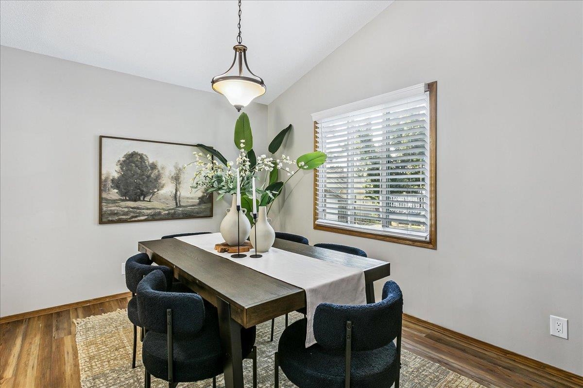 424 N Pine Grove Ct Property Photo 8