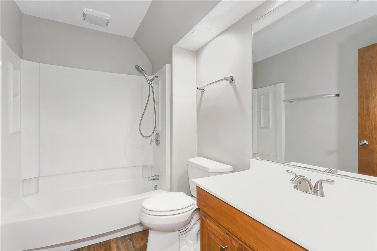 424 N Pine Grove Ct Property Photo 26