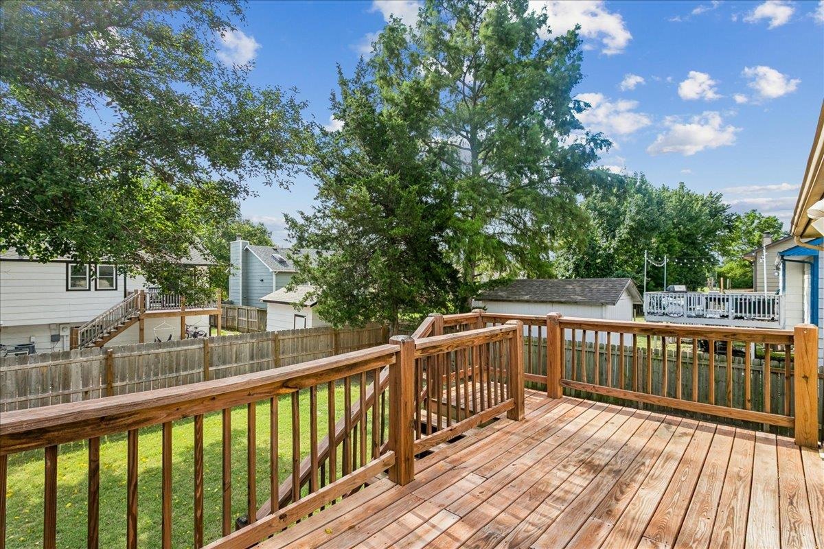 424 N Pine Grove Ct Property Photo 28