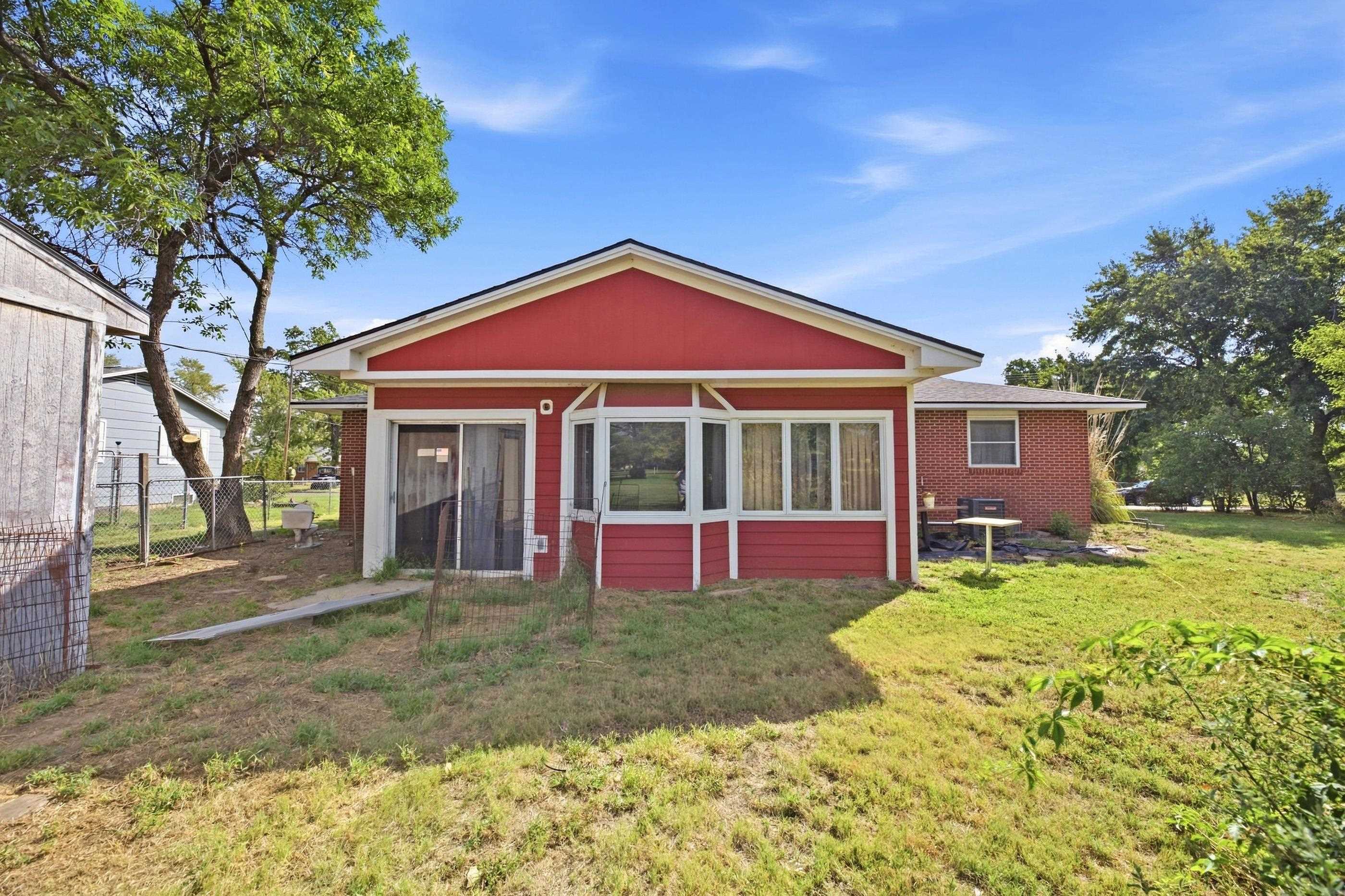 1711 James St Property Photo 17