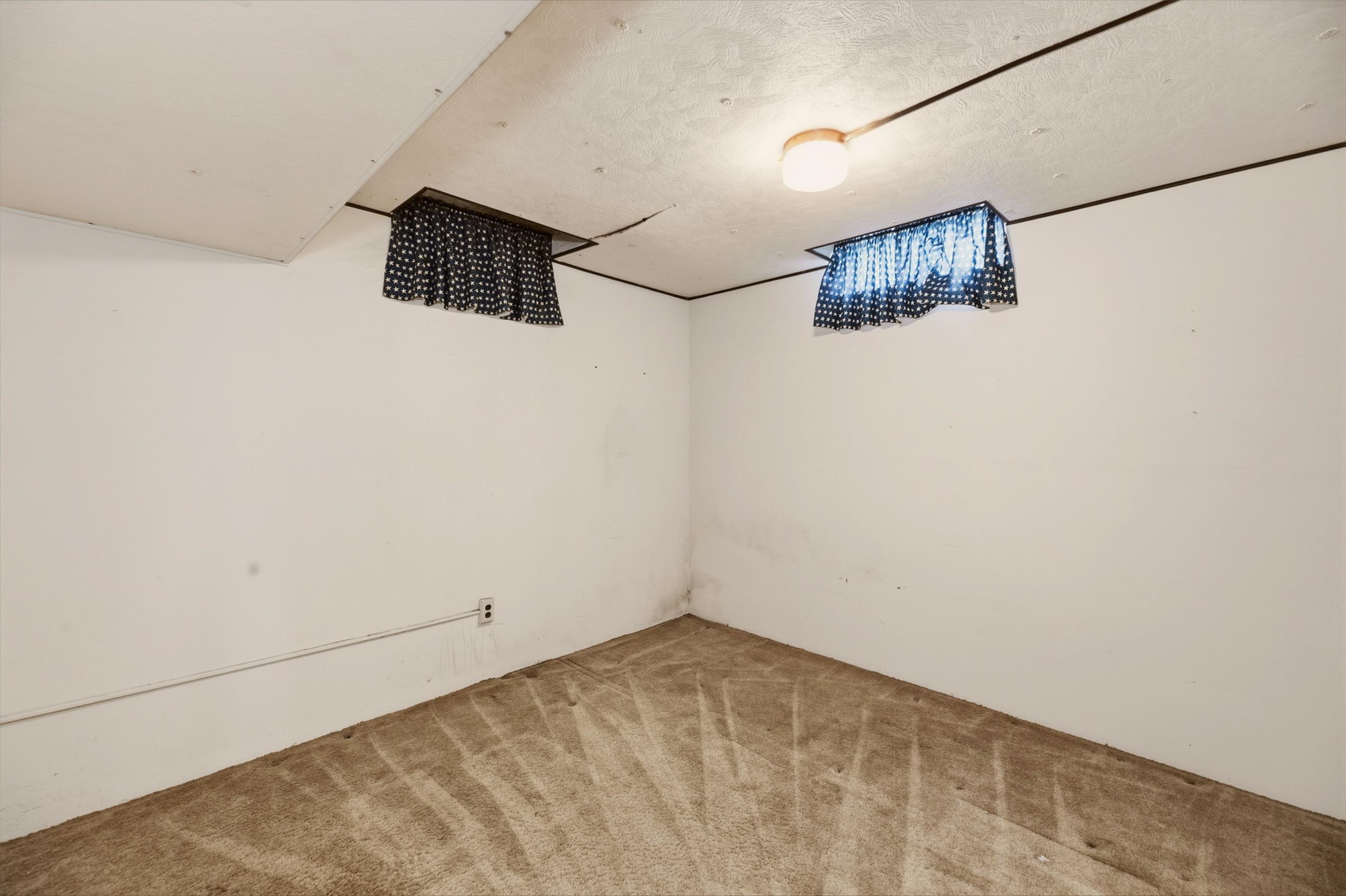 1711 James St Property Photo 22