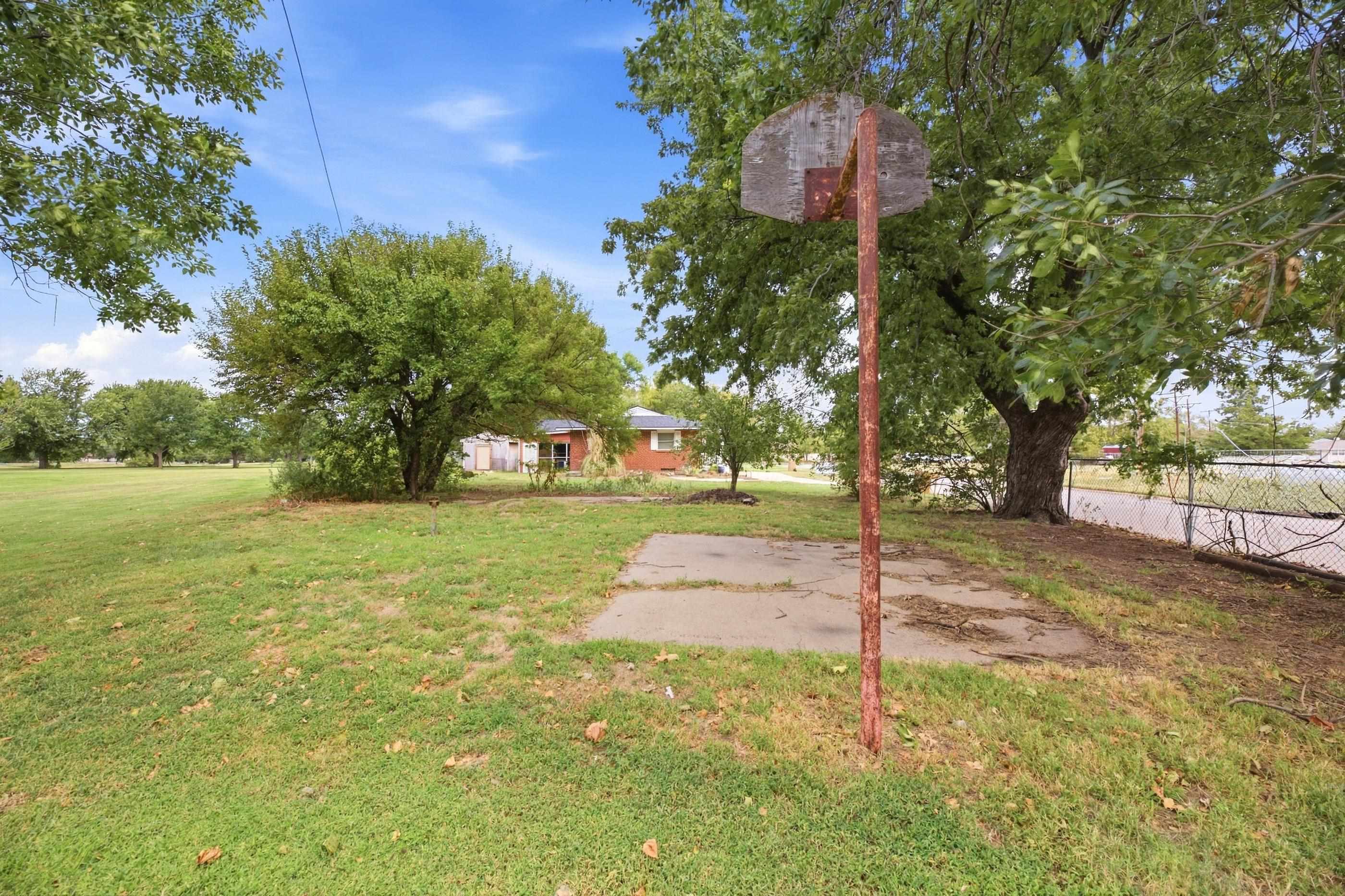 1711 James St Property Photo 30