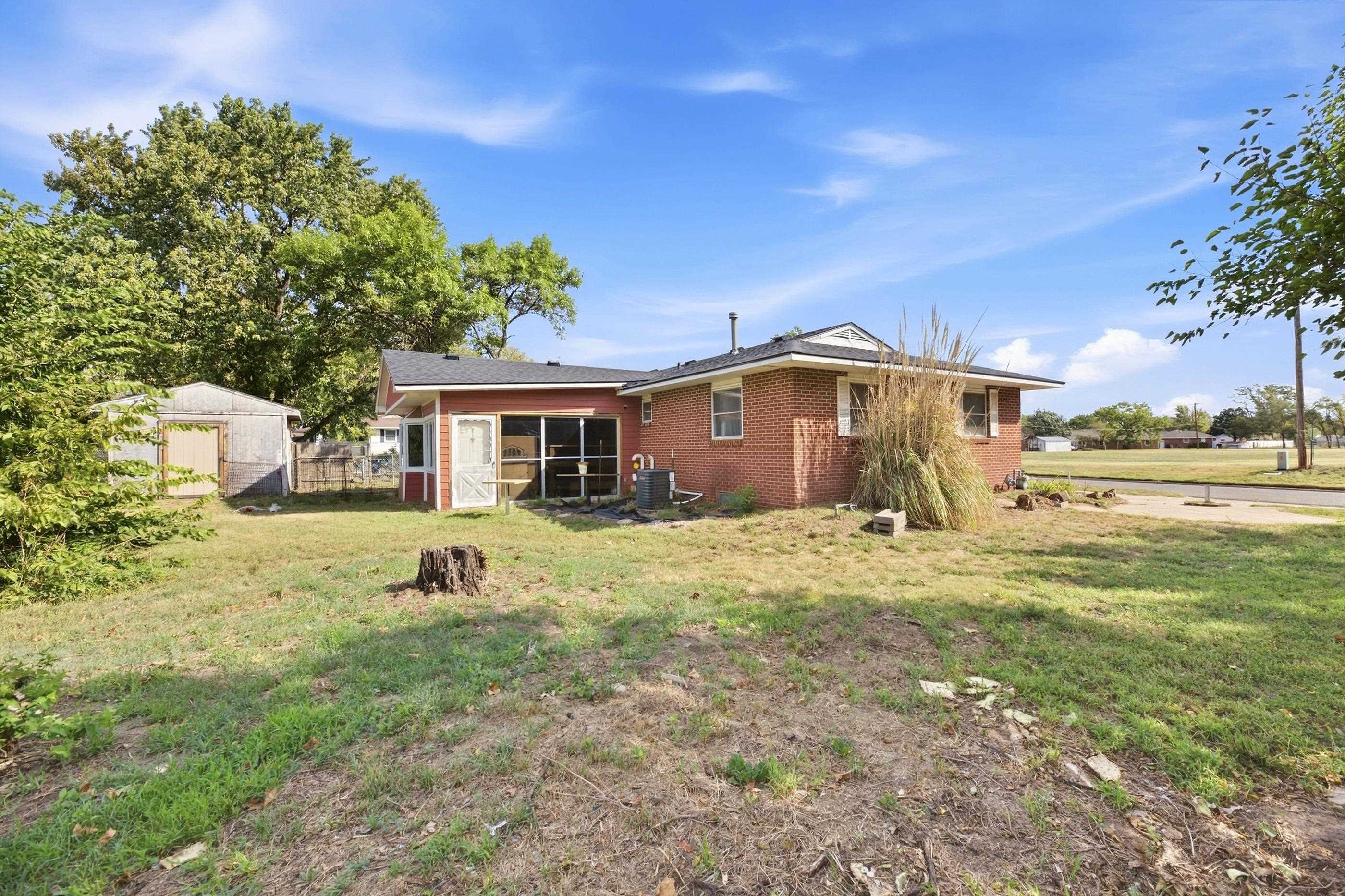 1711 James St Property Photo 36