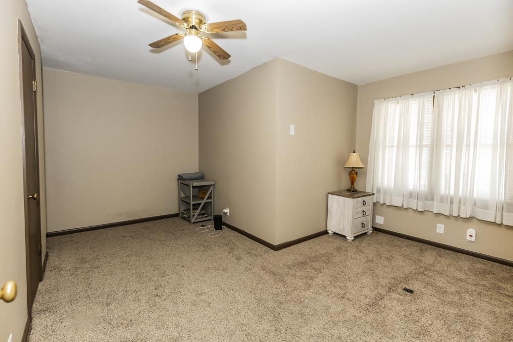143 S 11th Property Photo 5