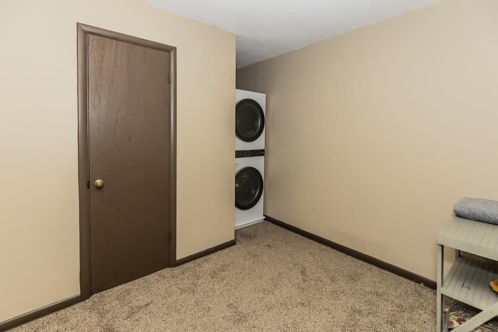 143 S 11th Property Photo 6