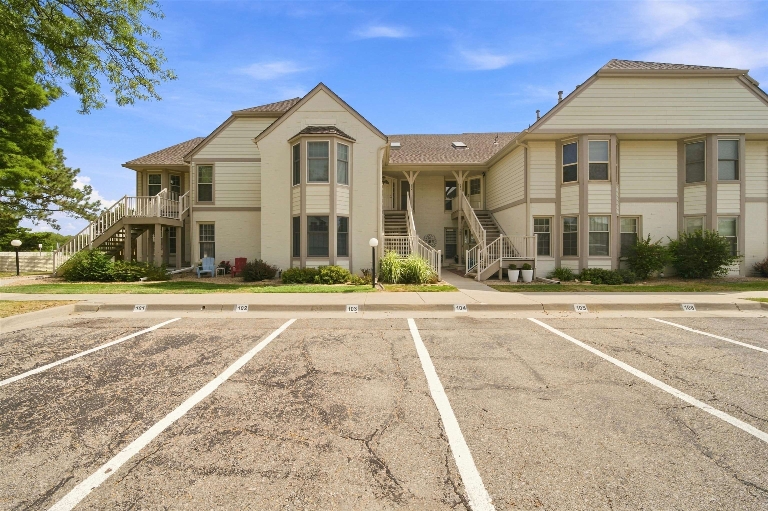 2614 N Executive Way Property Photo 2