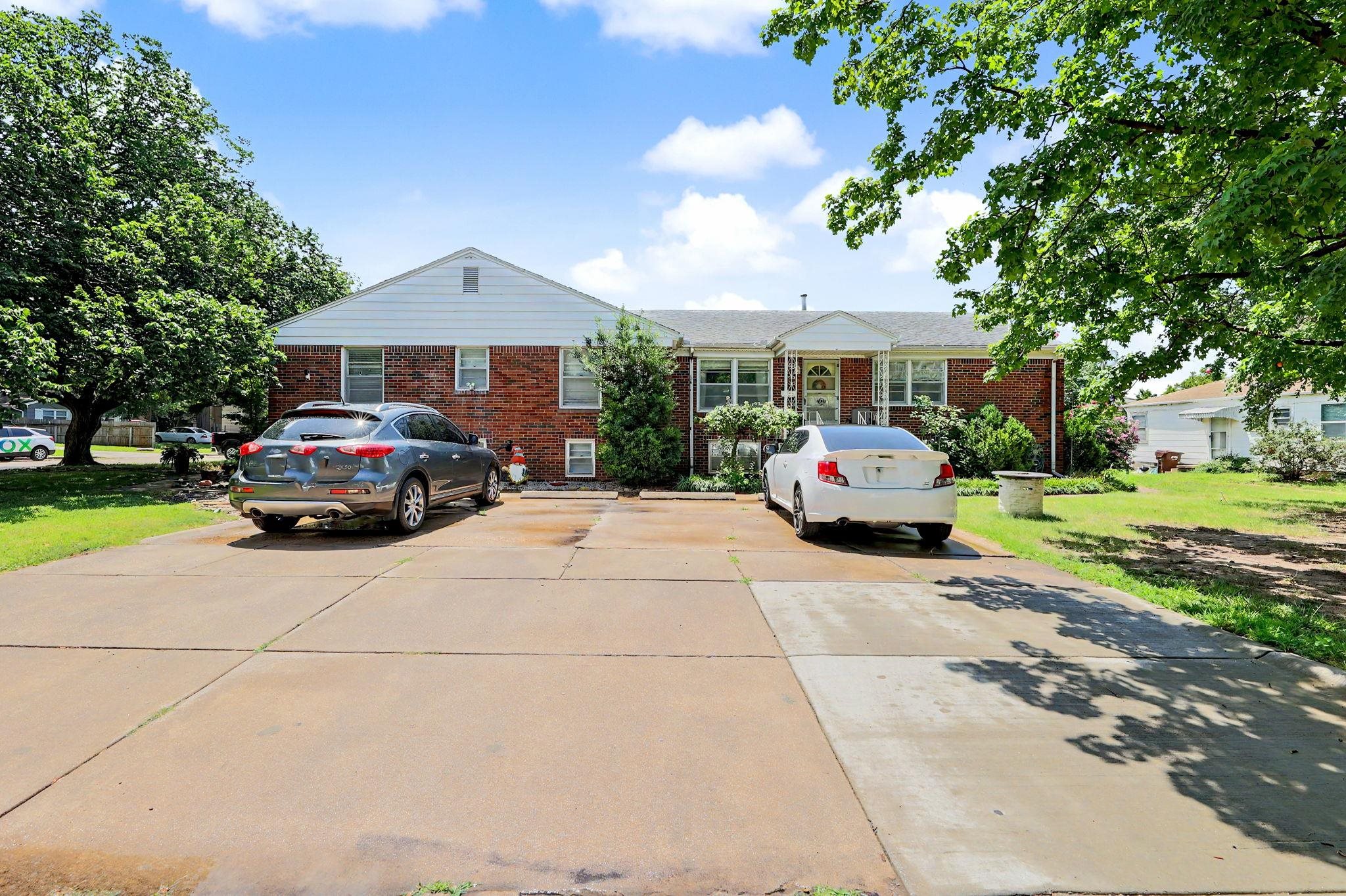 3421 & 3423 E Penley Dr Property Photo 1