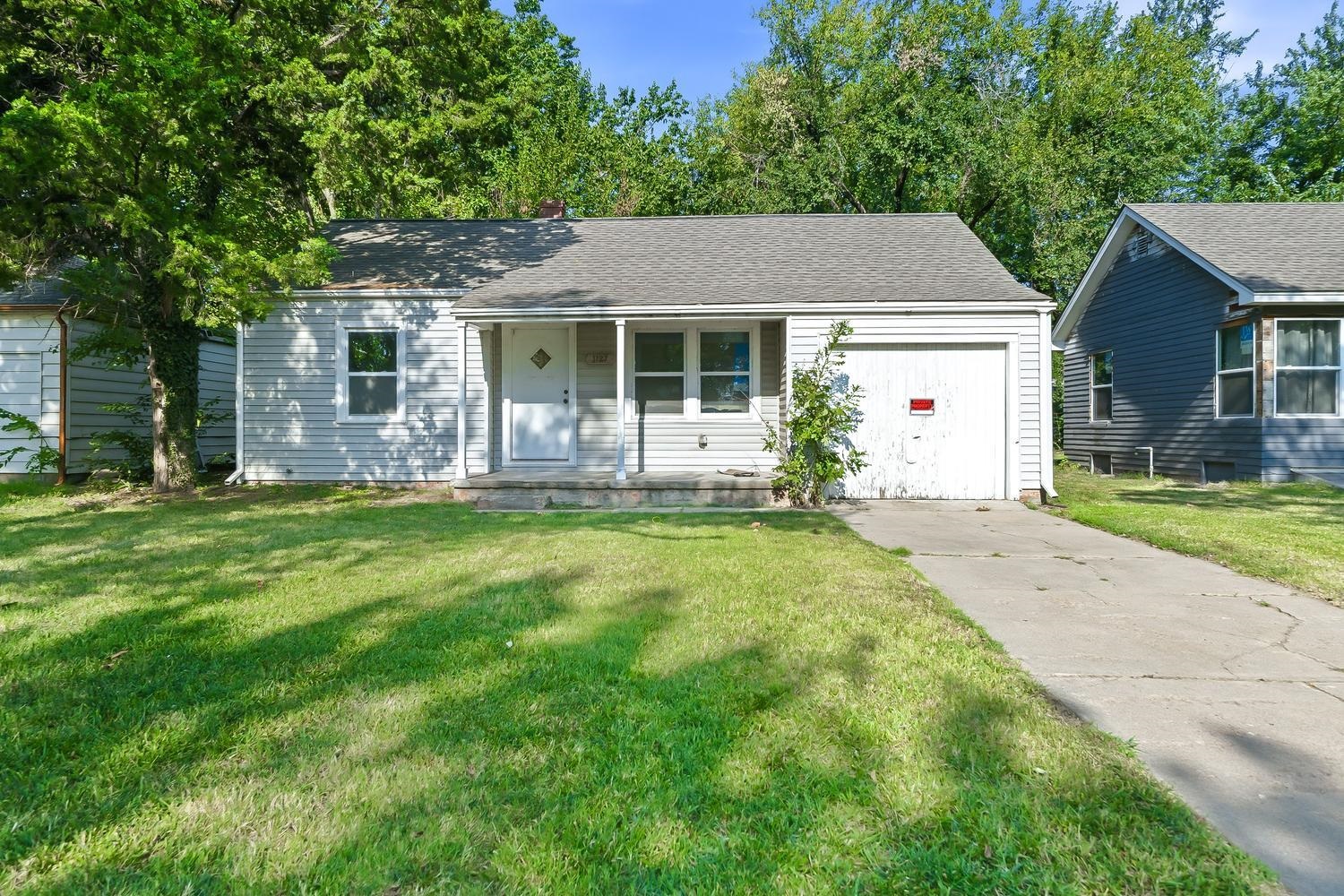 1127 S Minnesota Property Photo 1