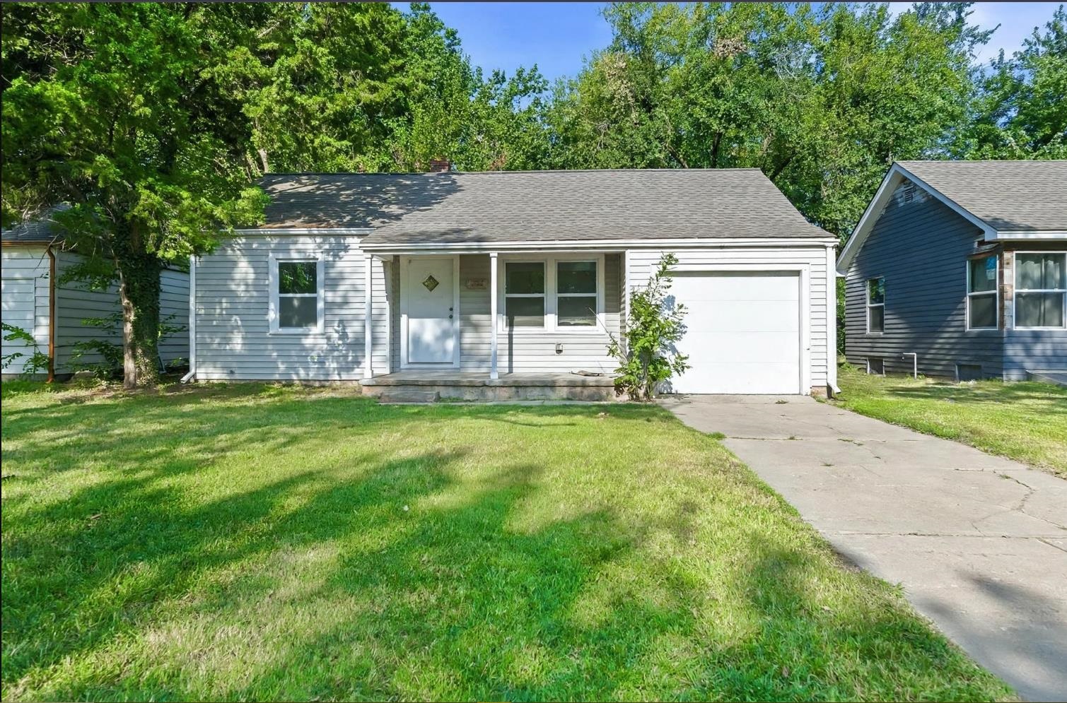 1127 S Minnesota Property Photo 1