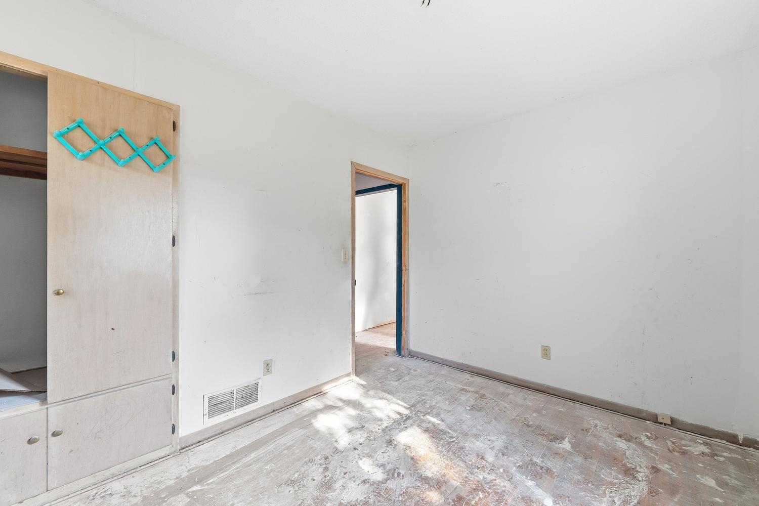 1127 S Minnesota Property Photo 12