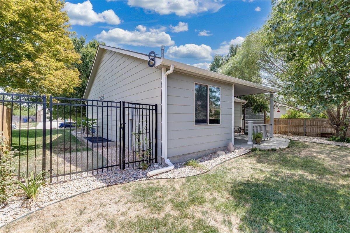 1201 N Beau Jardin Property Photo 32