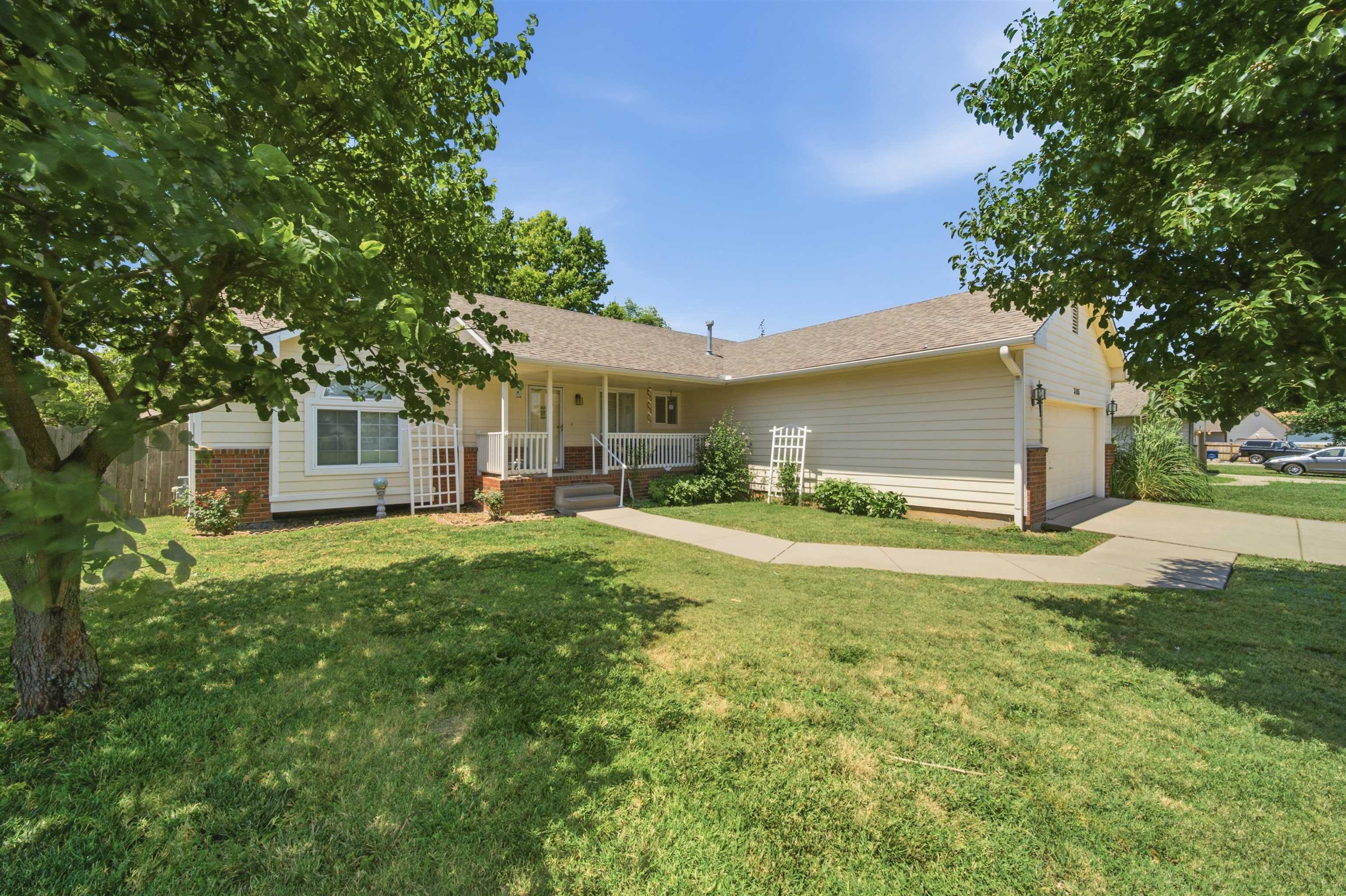 3105 N Susan St Property Photo 3