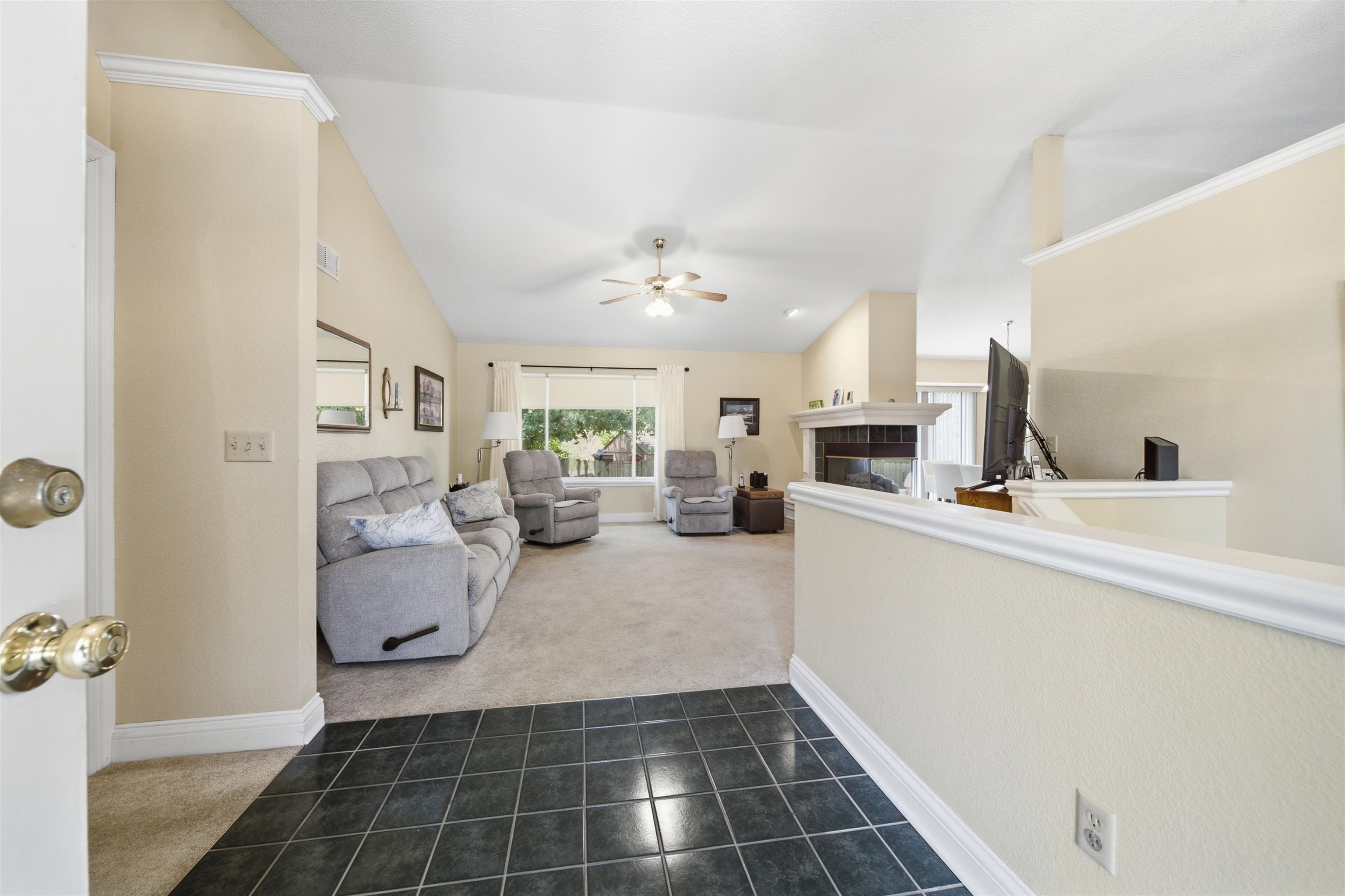 3105 N Susan St Property Photo 5