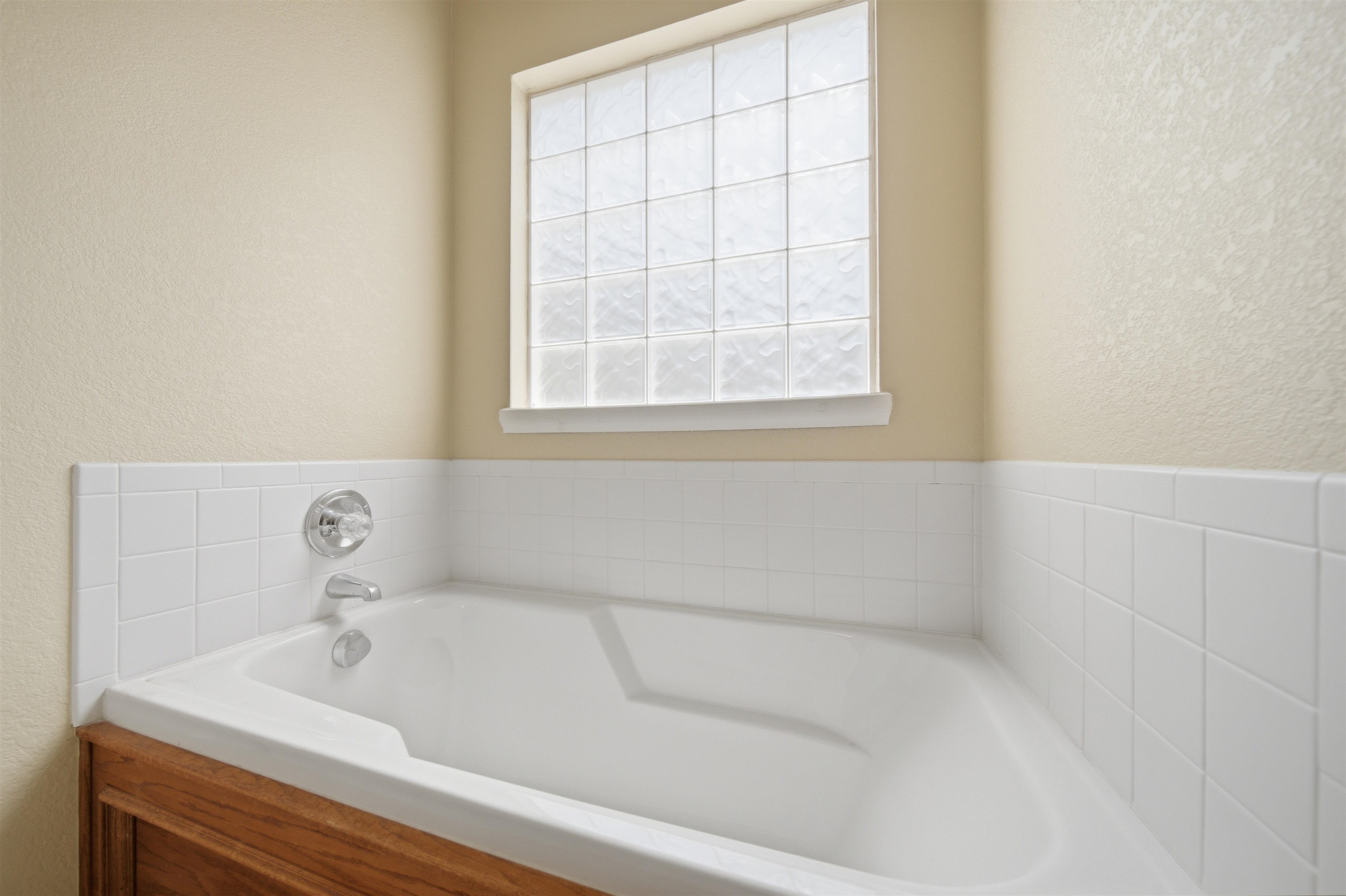 3105 N Susan St Property Photo 16