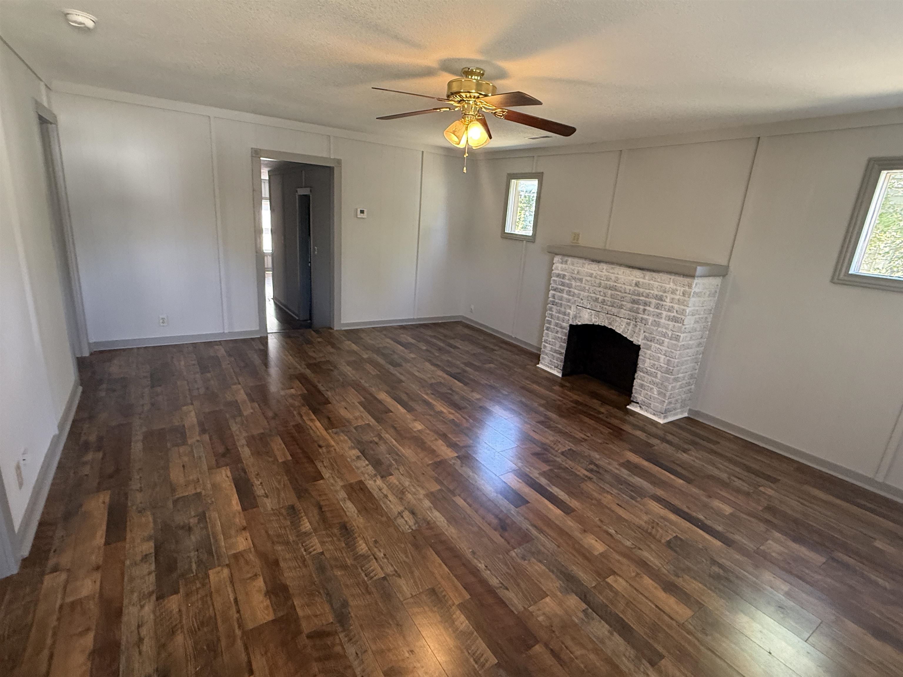 1627 S Sedgwick St Property Photo 3