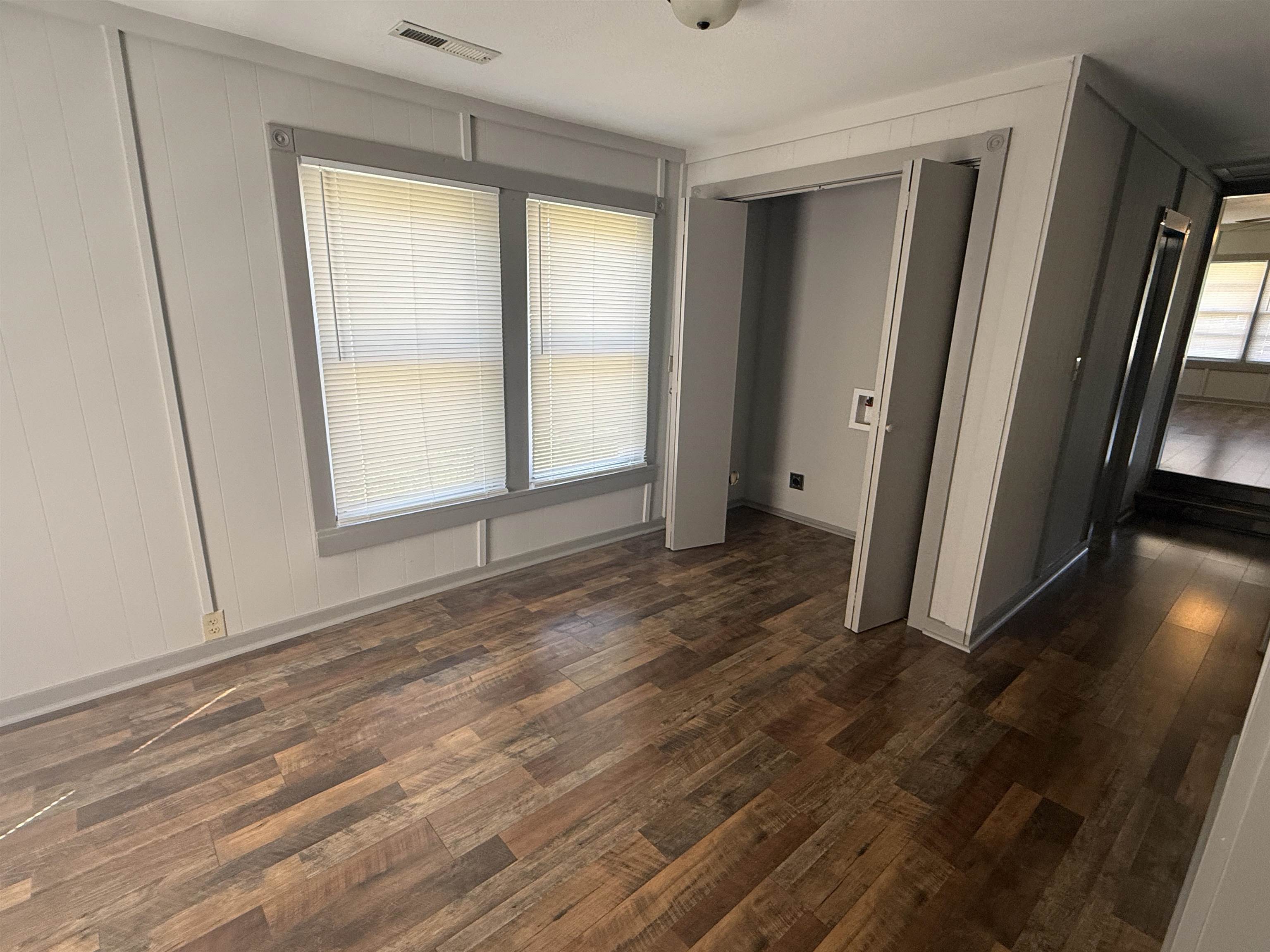 1627 S Sedgwick St Property Photo 12