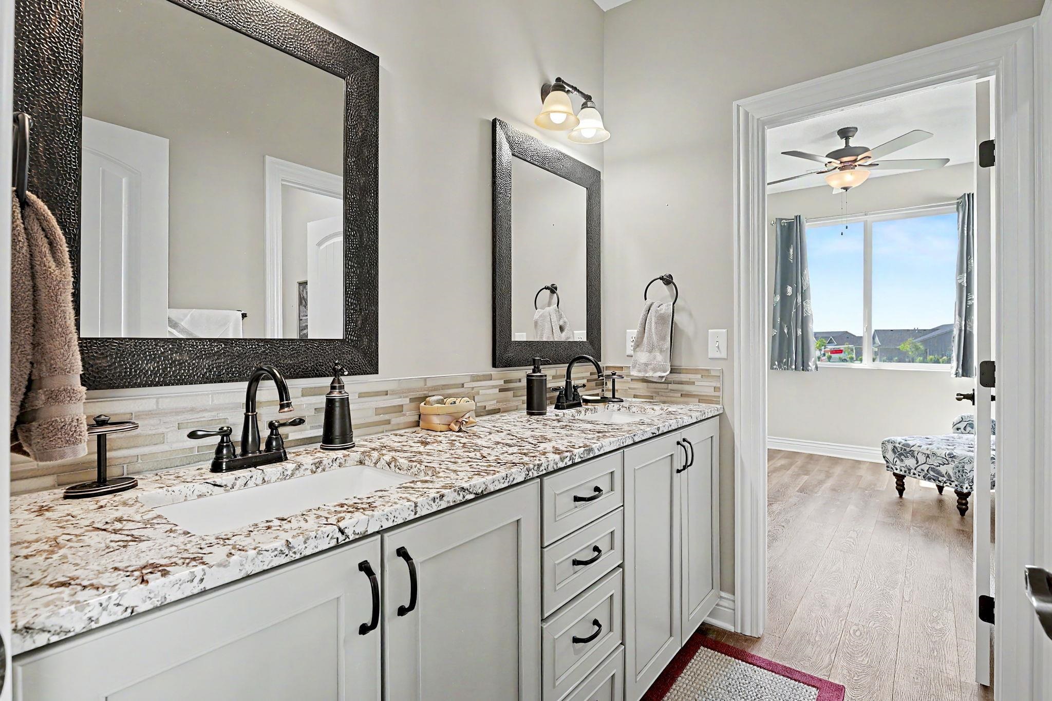 10609 W Graber Property Photo 18