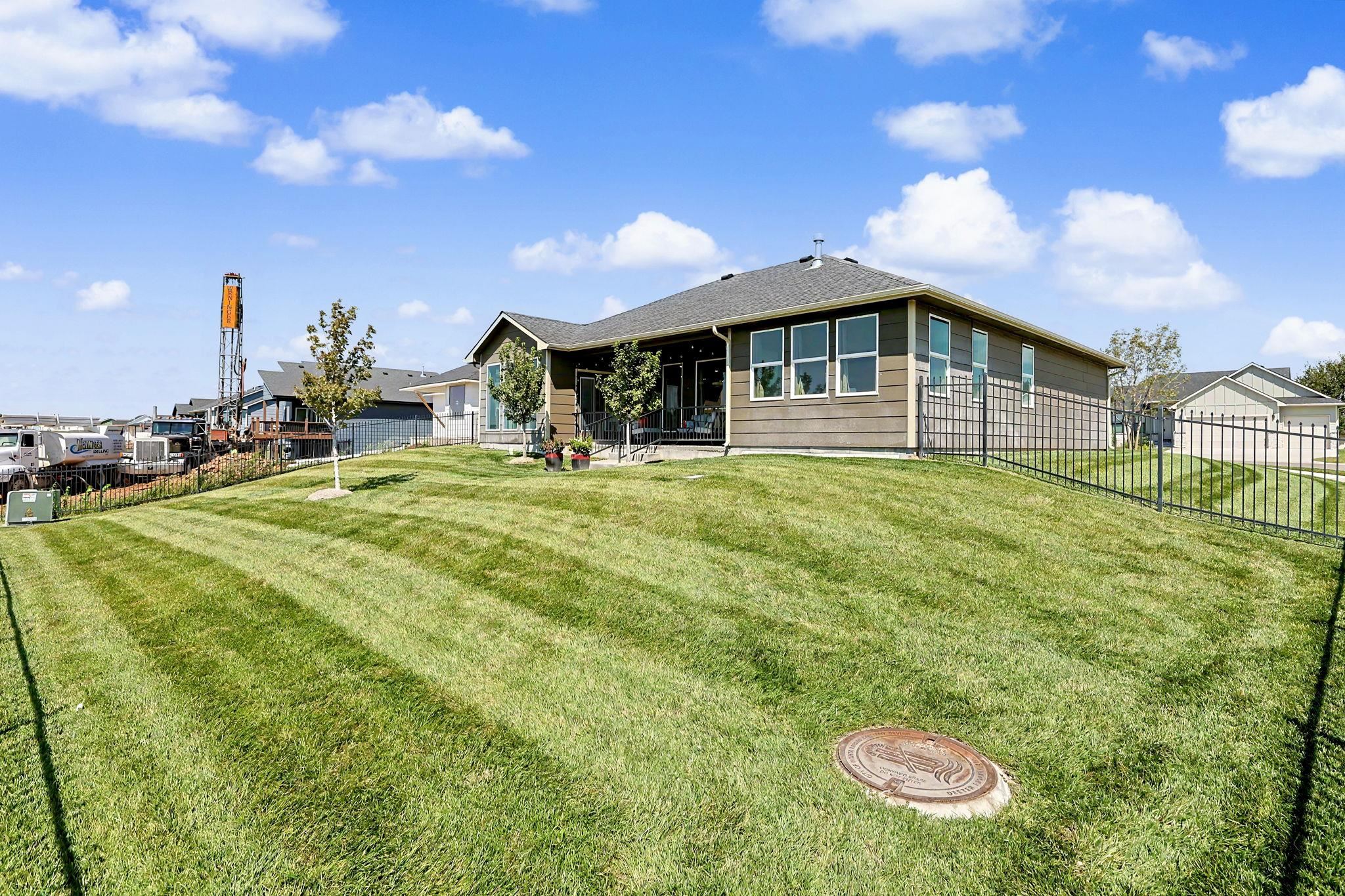 10609 W Graber Property Photo 33