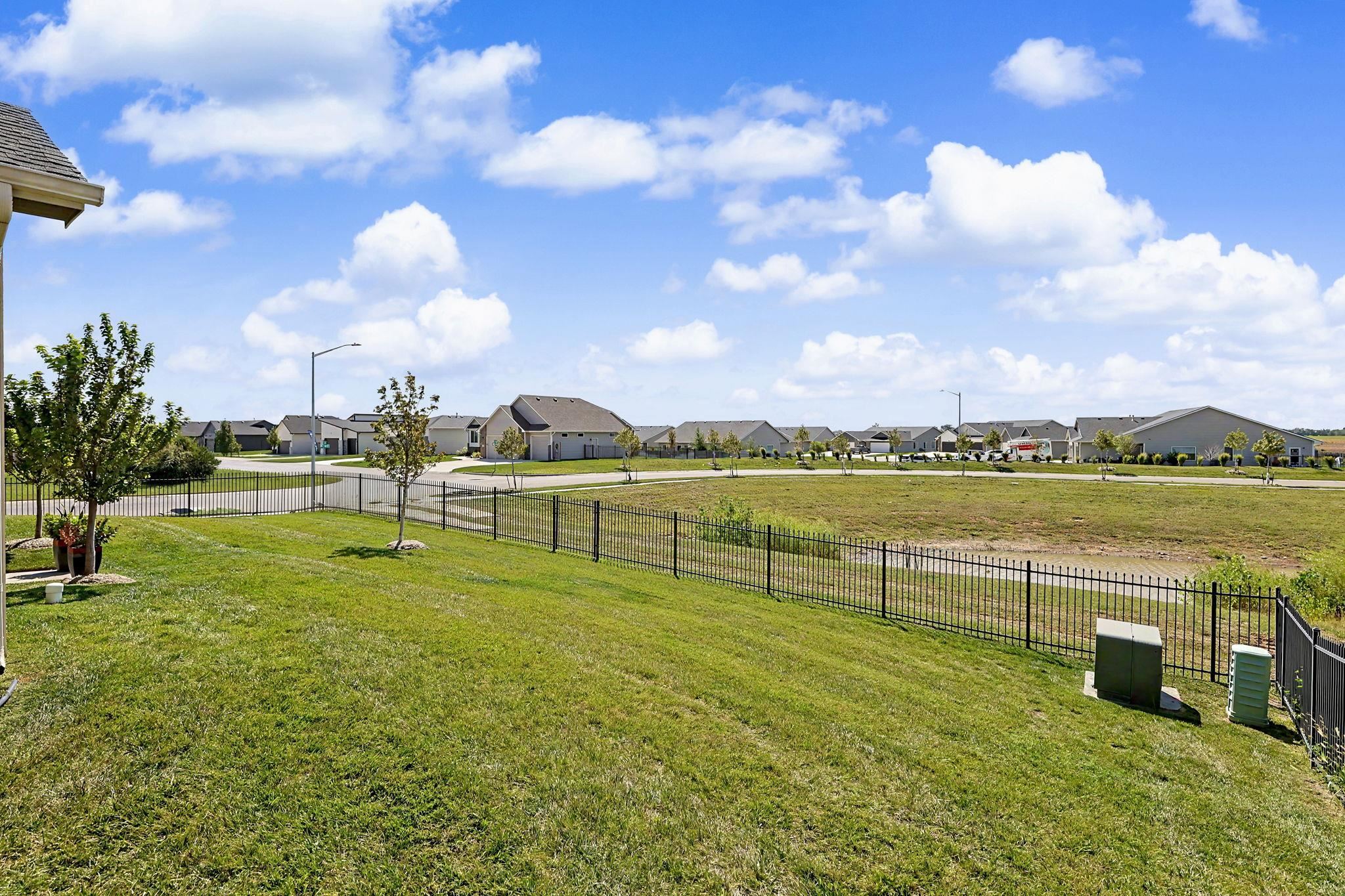 10609 W Graber Property Photo 35