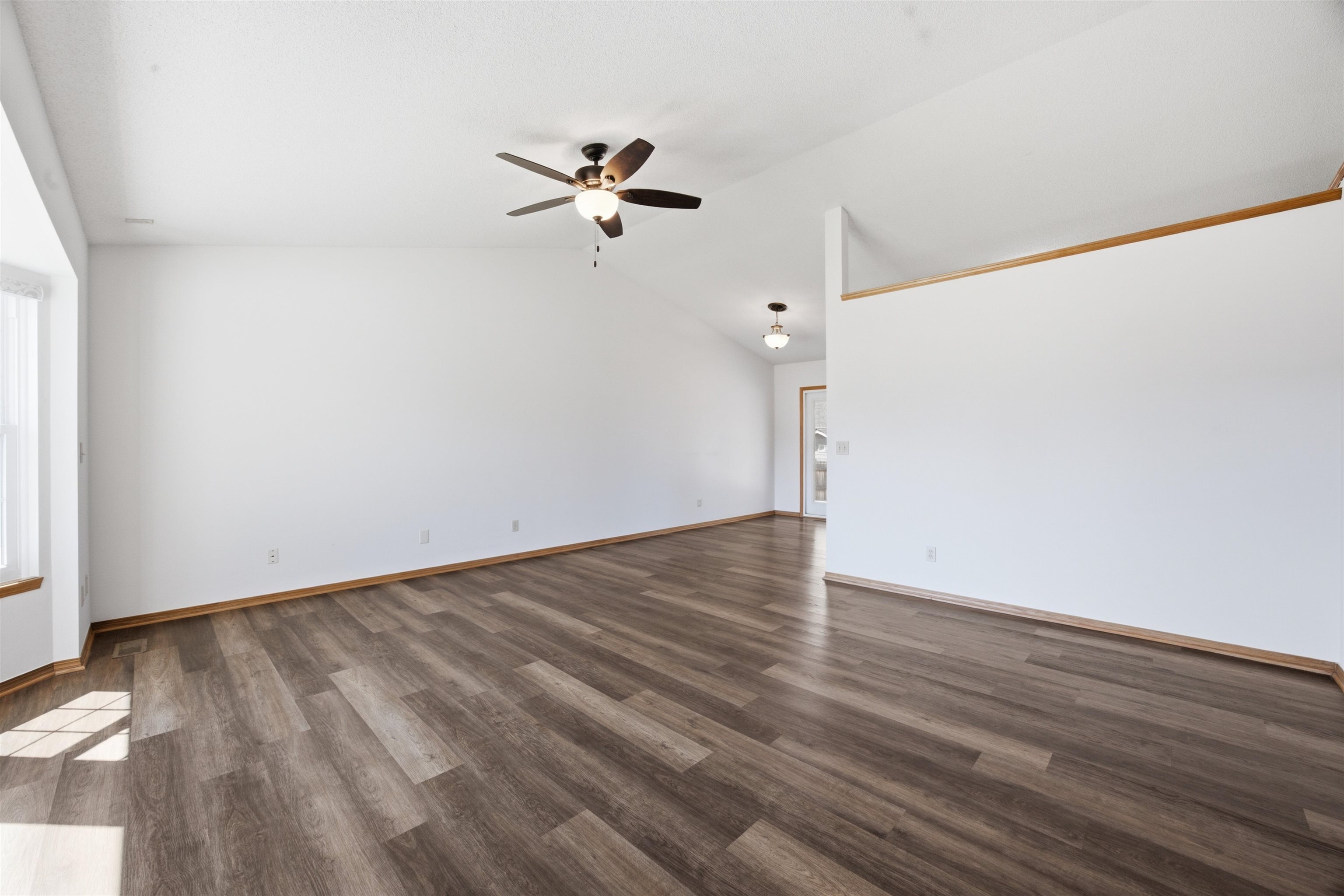 1827 S Brandon Property Photo 4