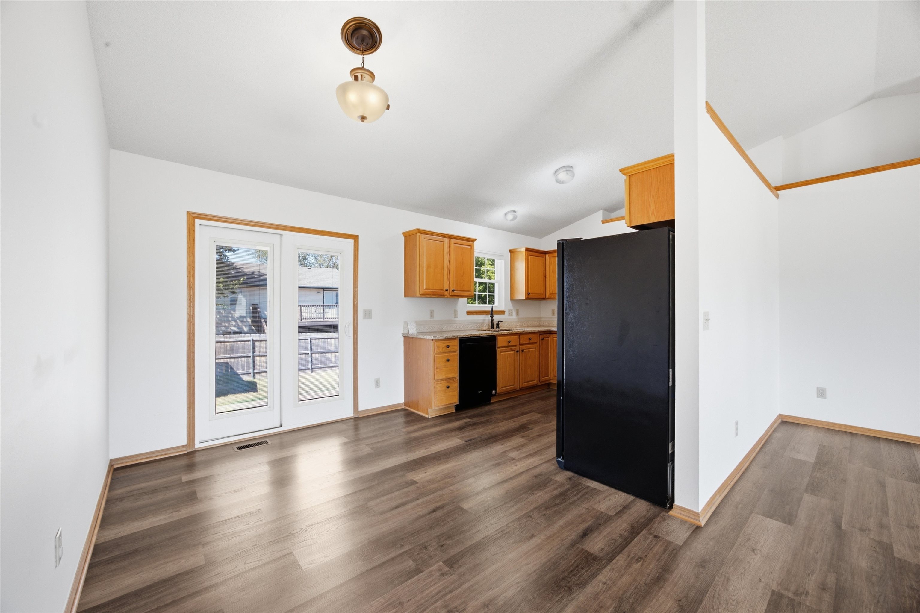 1827 S Brandon Property Photo 8
