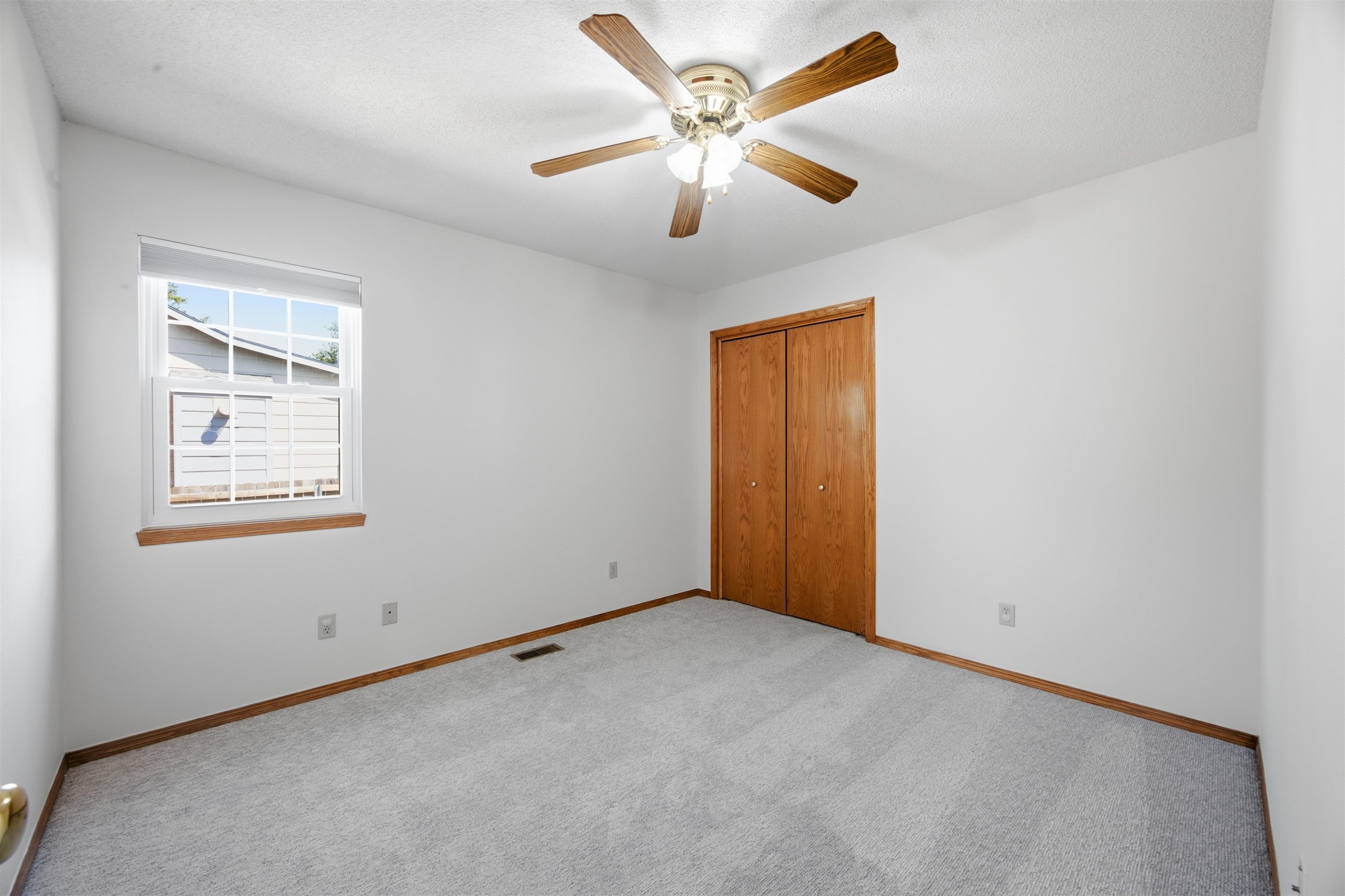 1827 S Brandon Property Photo 13