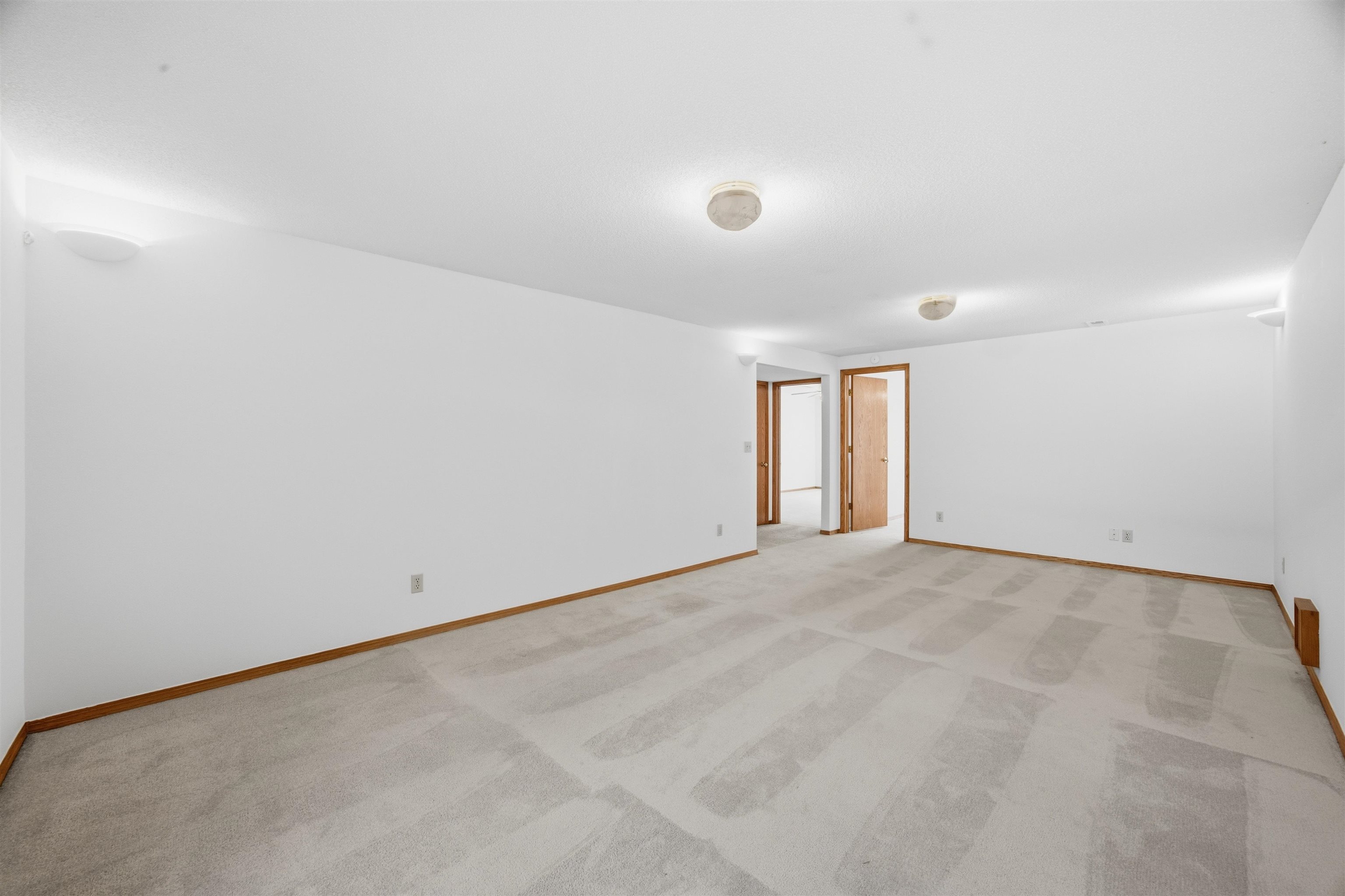 1827 S Brandon Property Photo 22