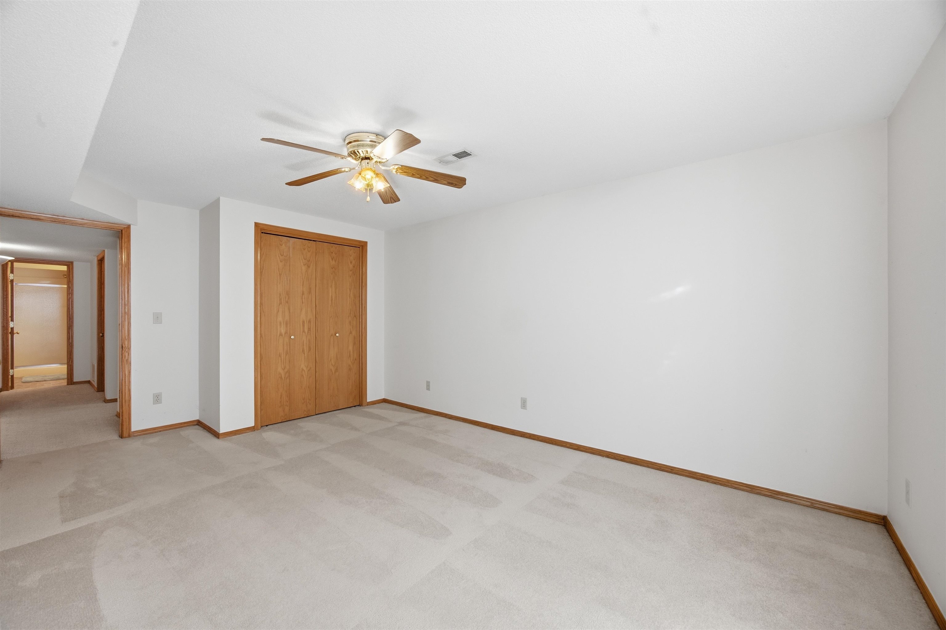 1827 S Brandon Property Photo 23