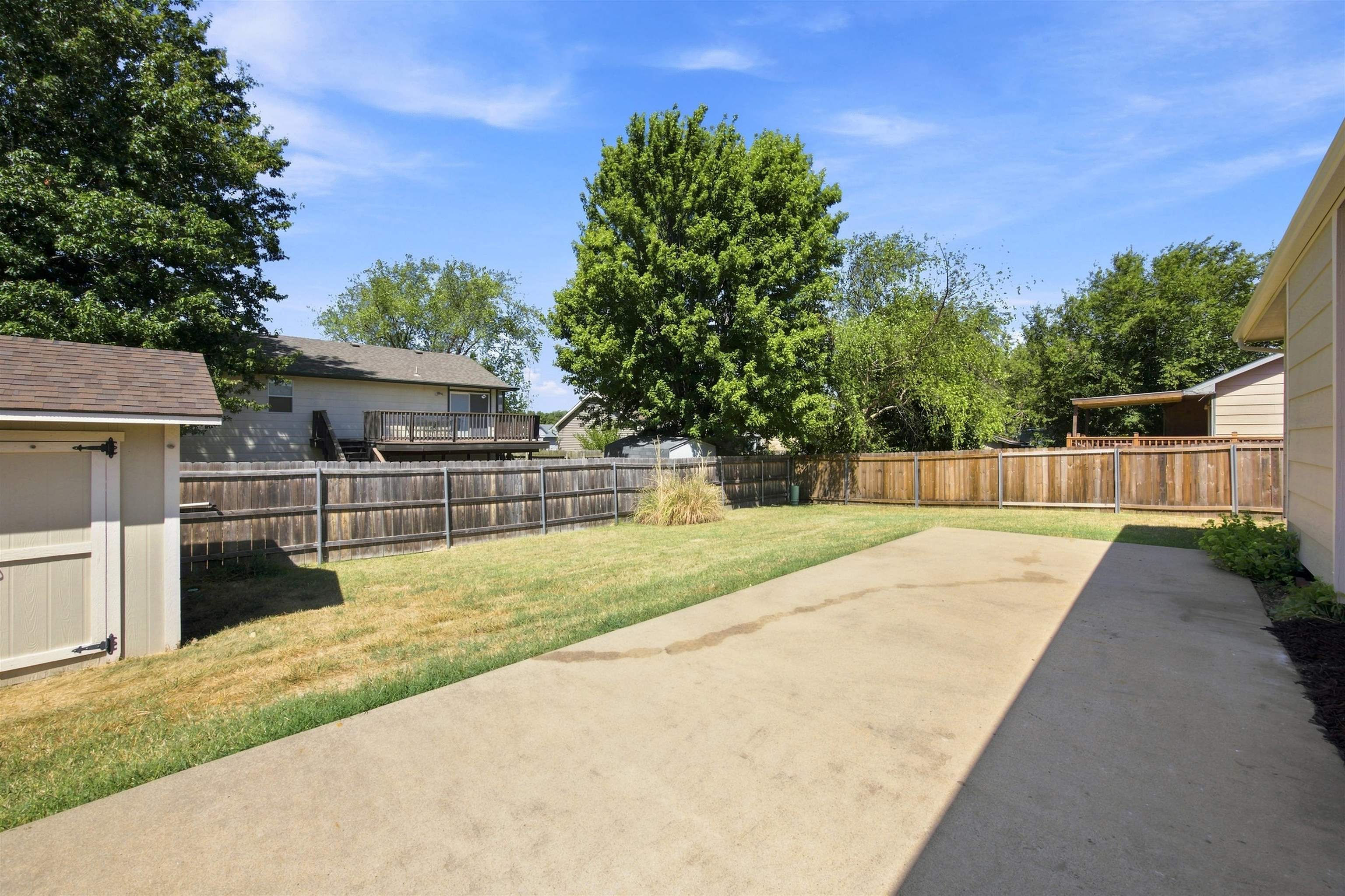 1827 S Brandon Property Photo 25