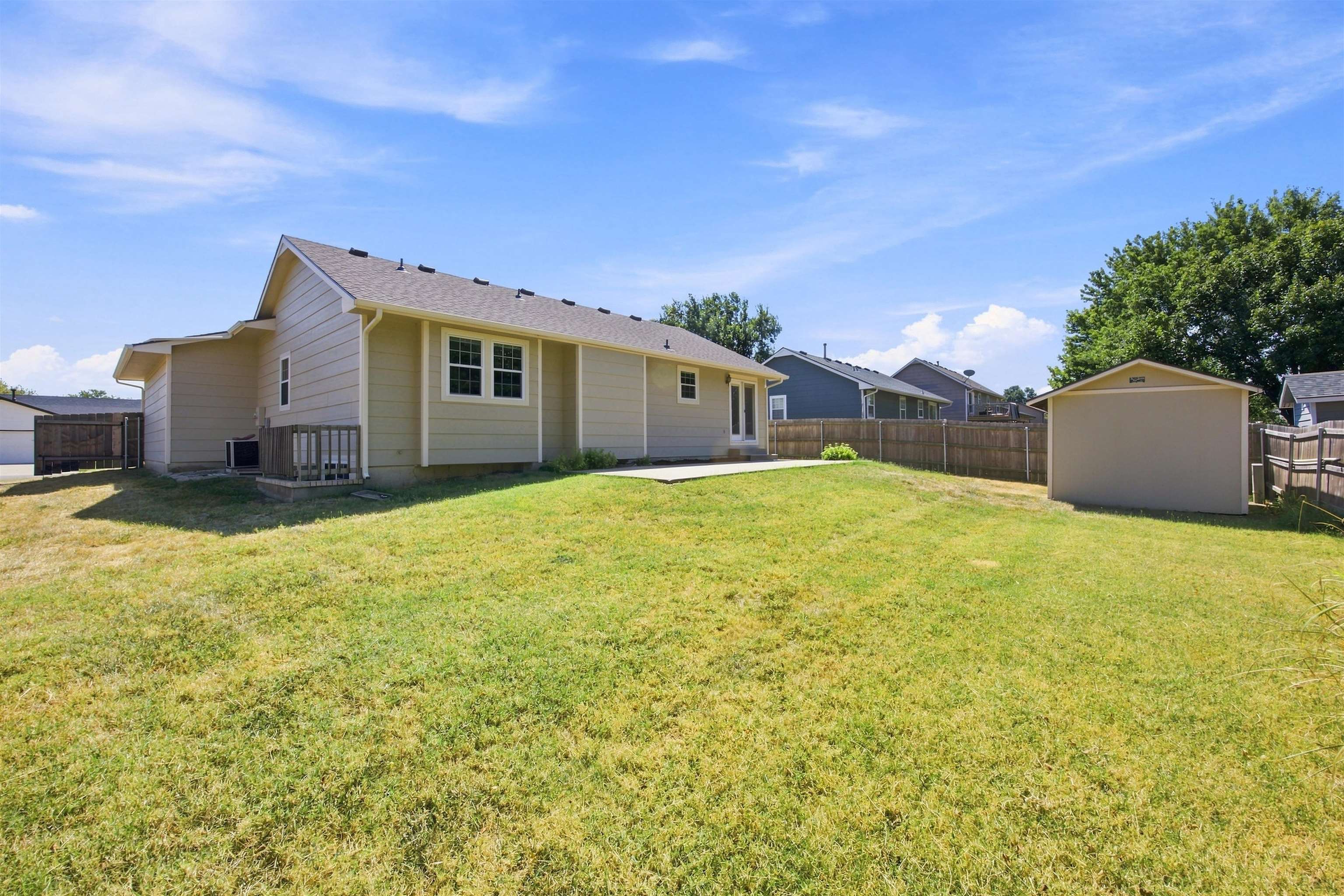 1827 S Brandon Property Photo 26