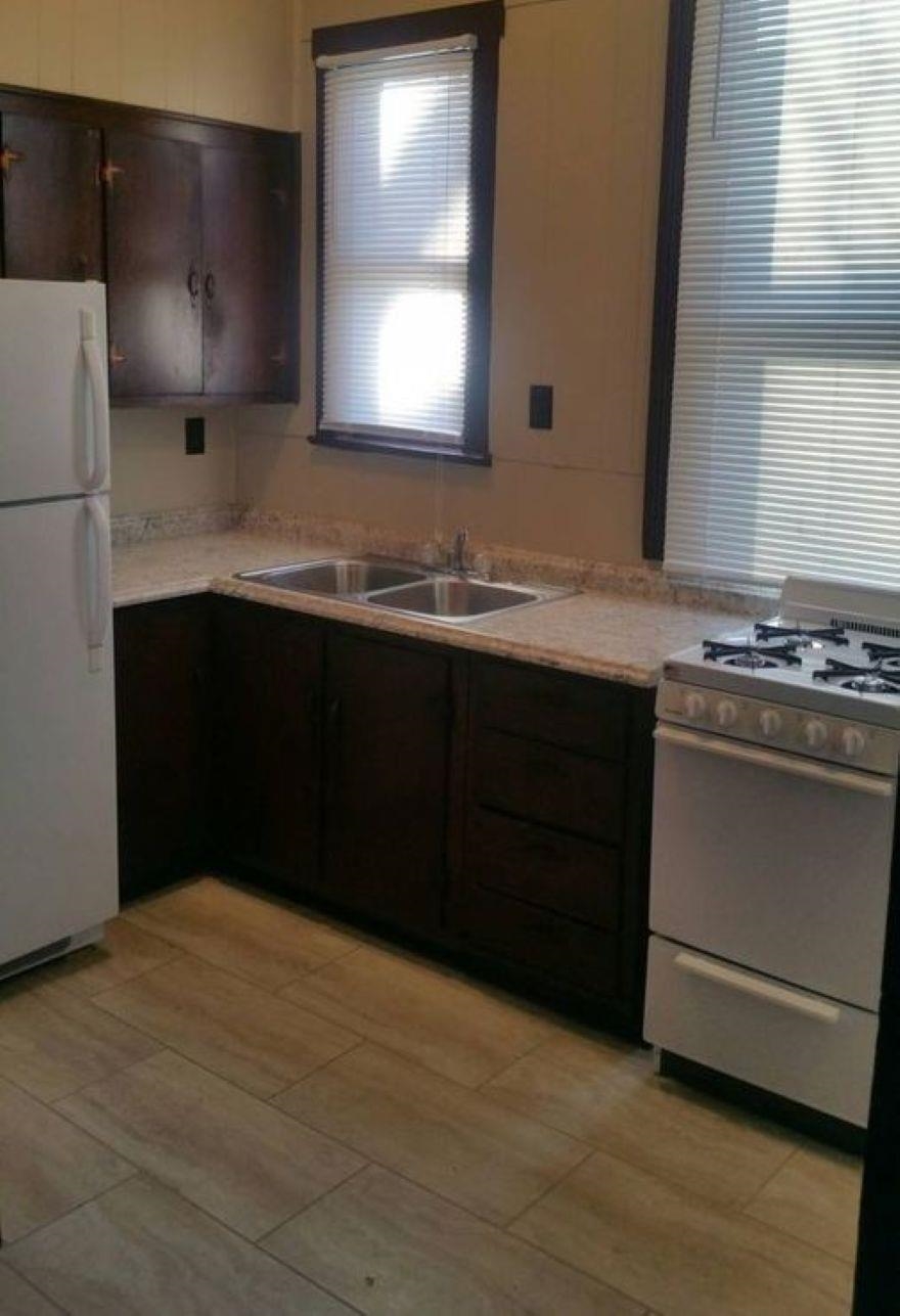 821-823 W Ash St Property Photo 6