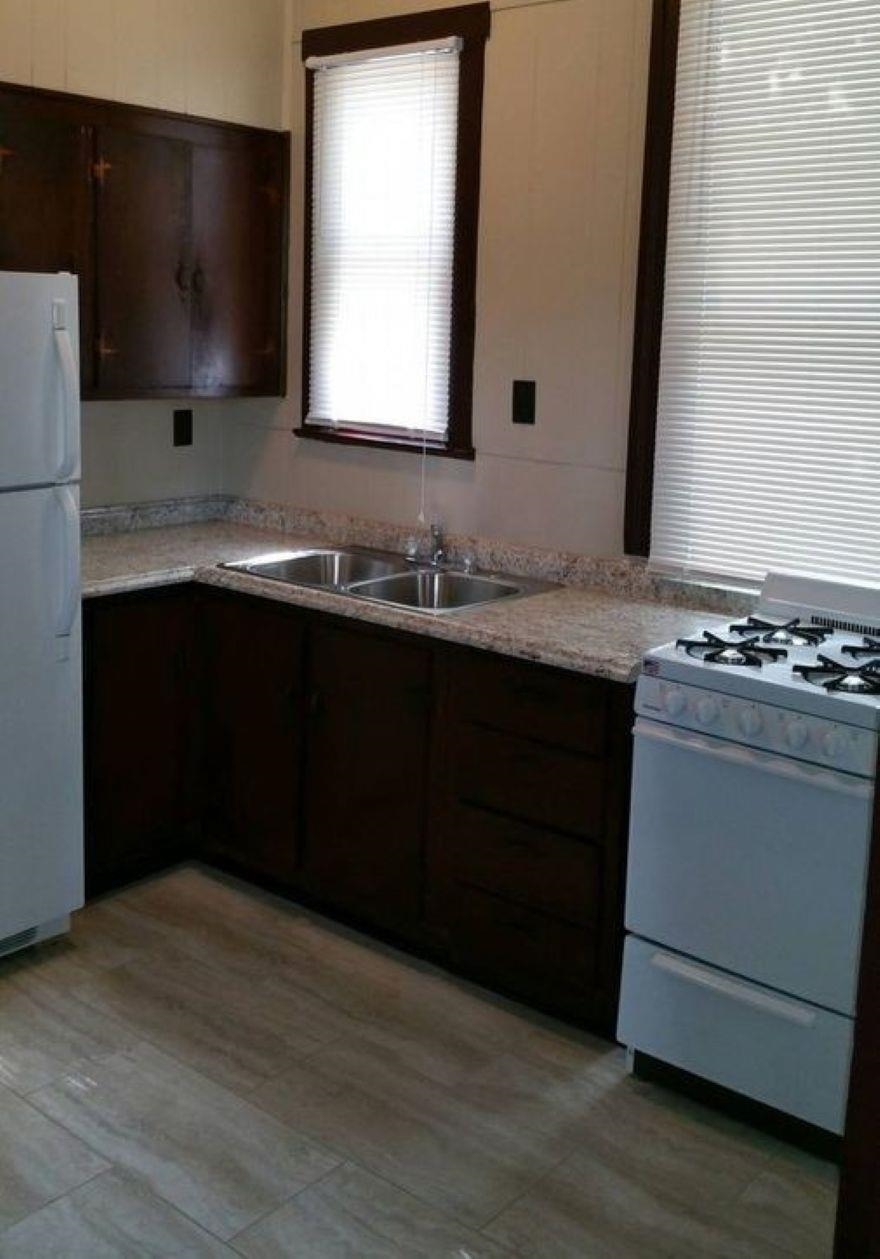 821-823 W Ash St Property Photo 7