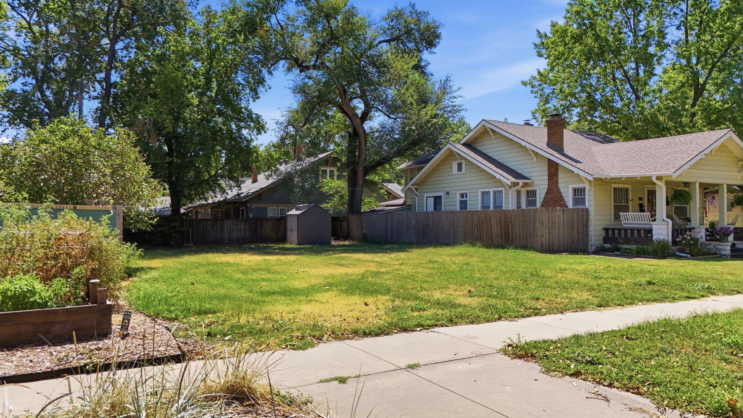 917 W Riverside Property Photo 2