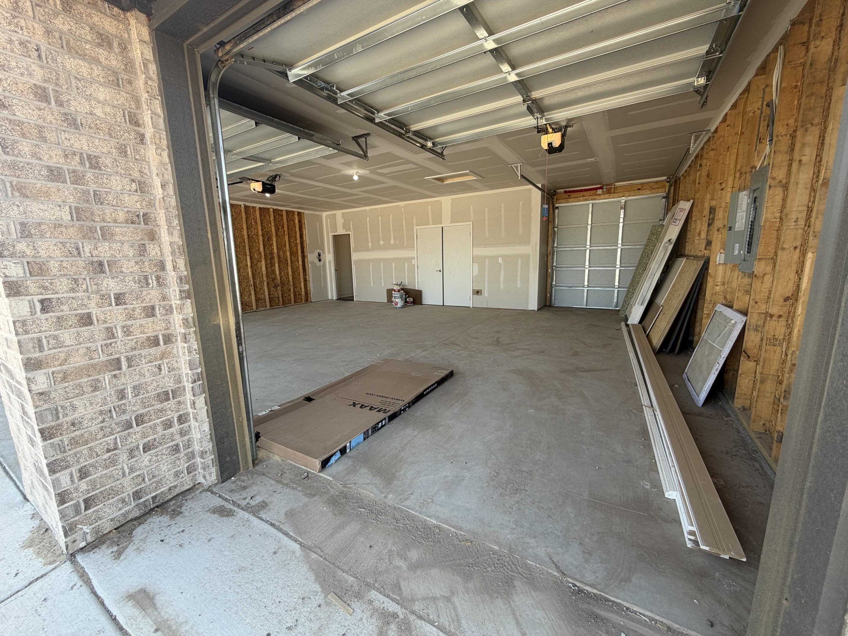 701 N Wheatland Ct Property Photo 3