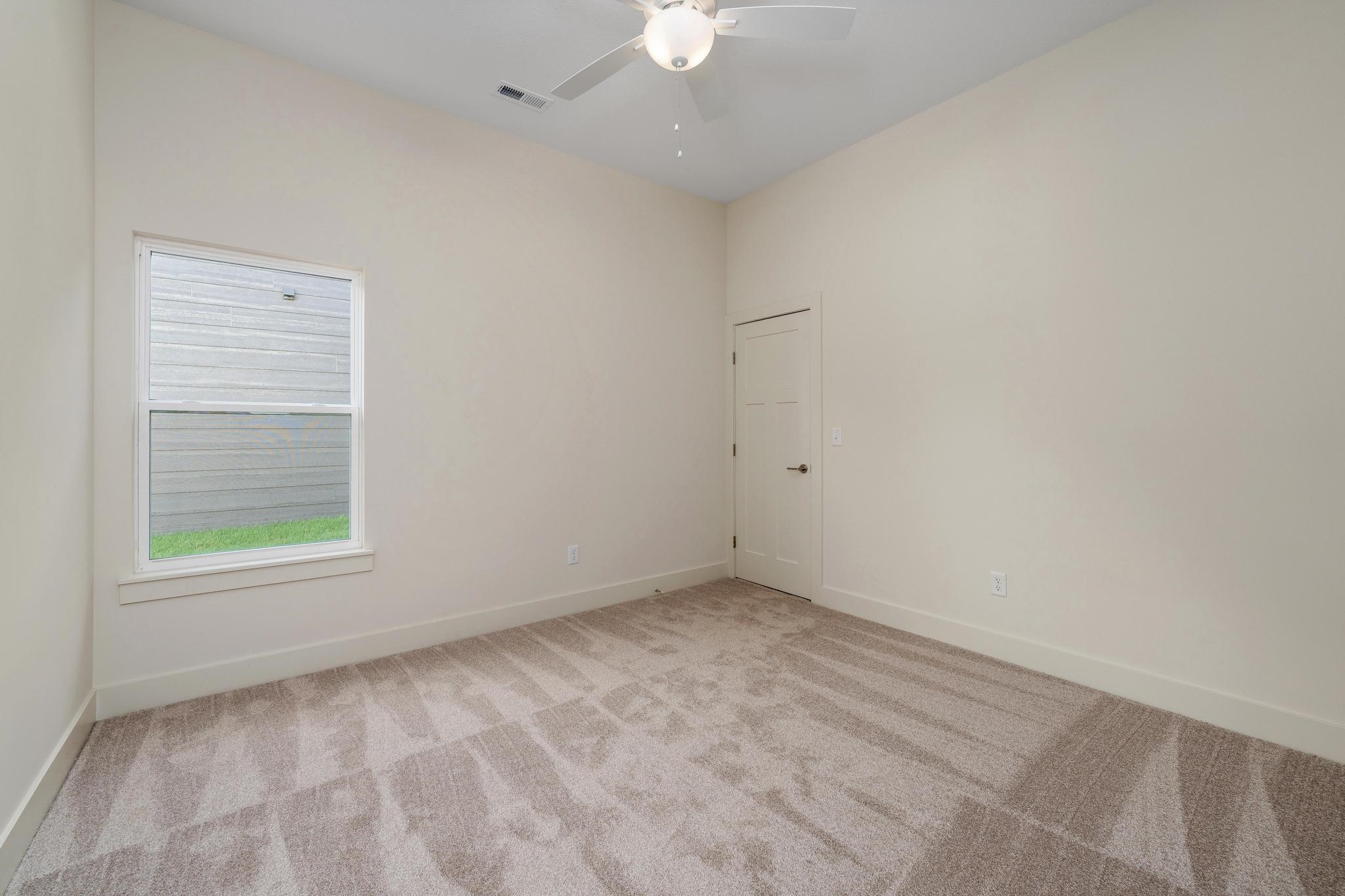 701 N Wheatland Ct Property Photo 25