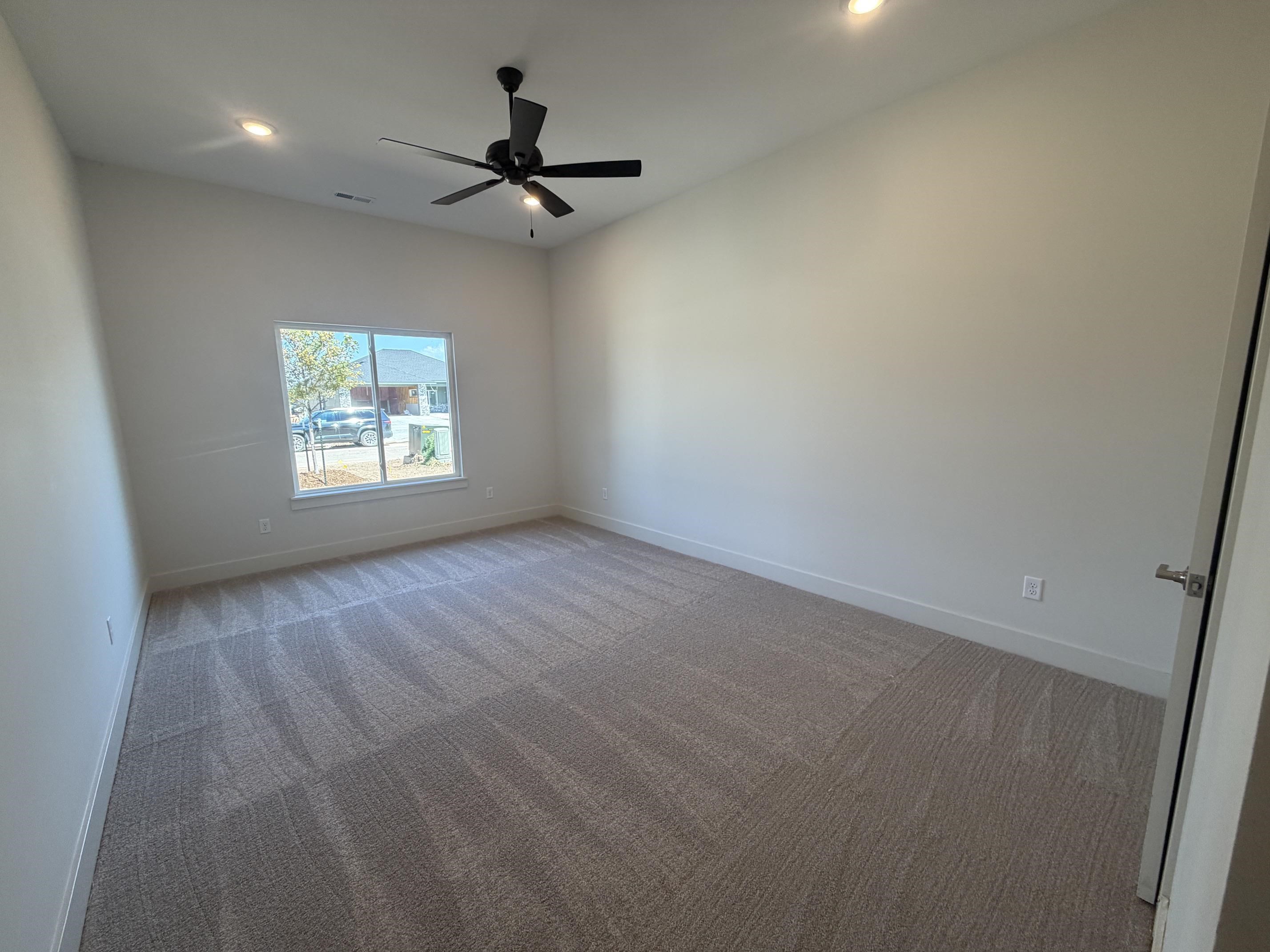 705 N Wheatland Ct Property Photo 8