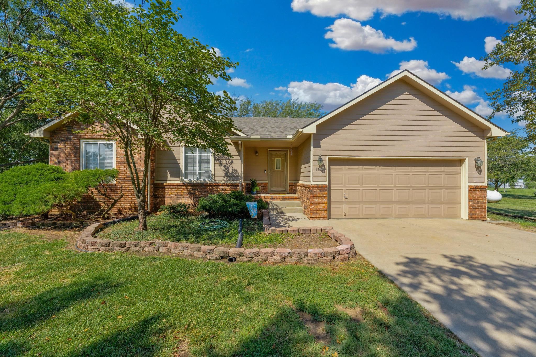 1411 N Fortner Rd Property Photo 1