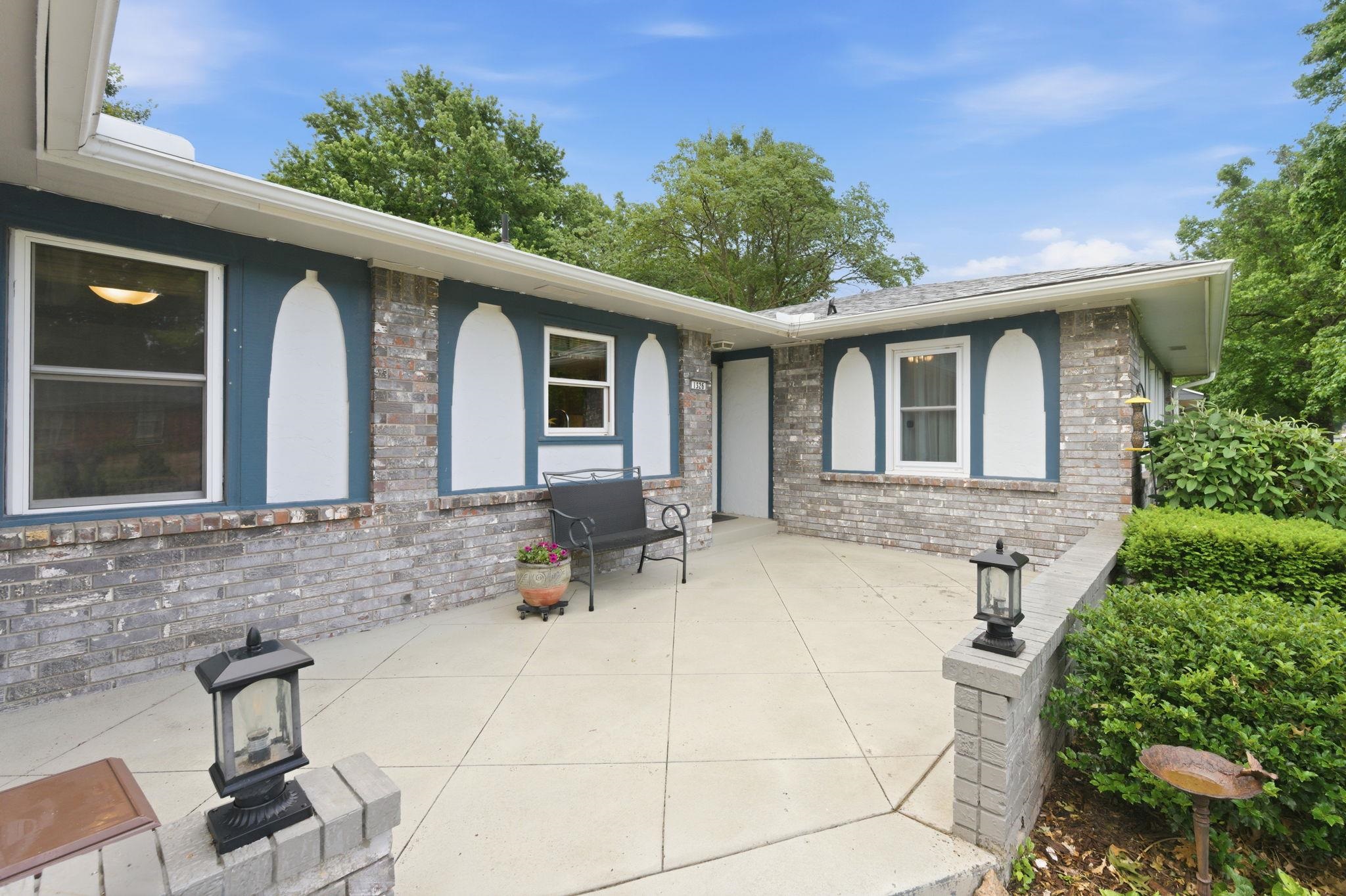 1326 N Chipper Property Photo 4