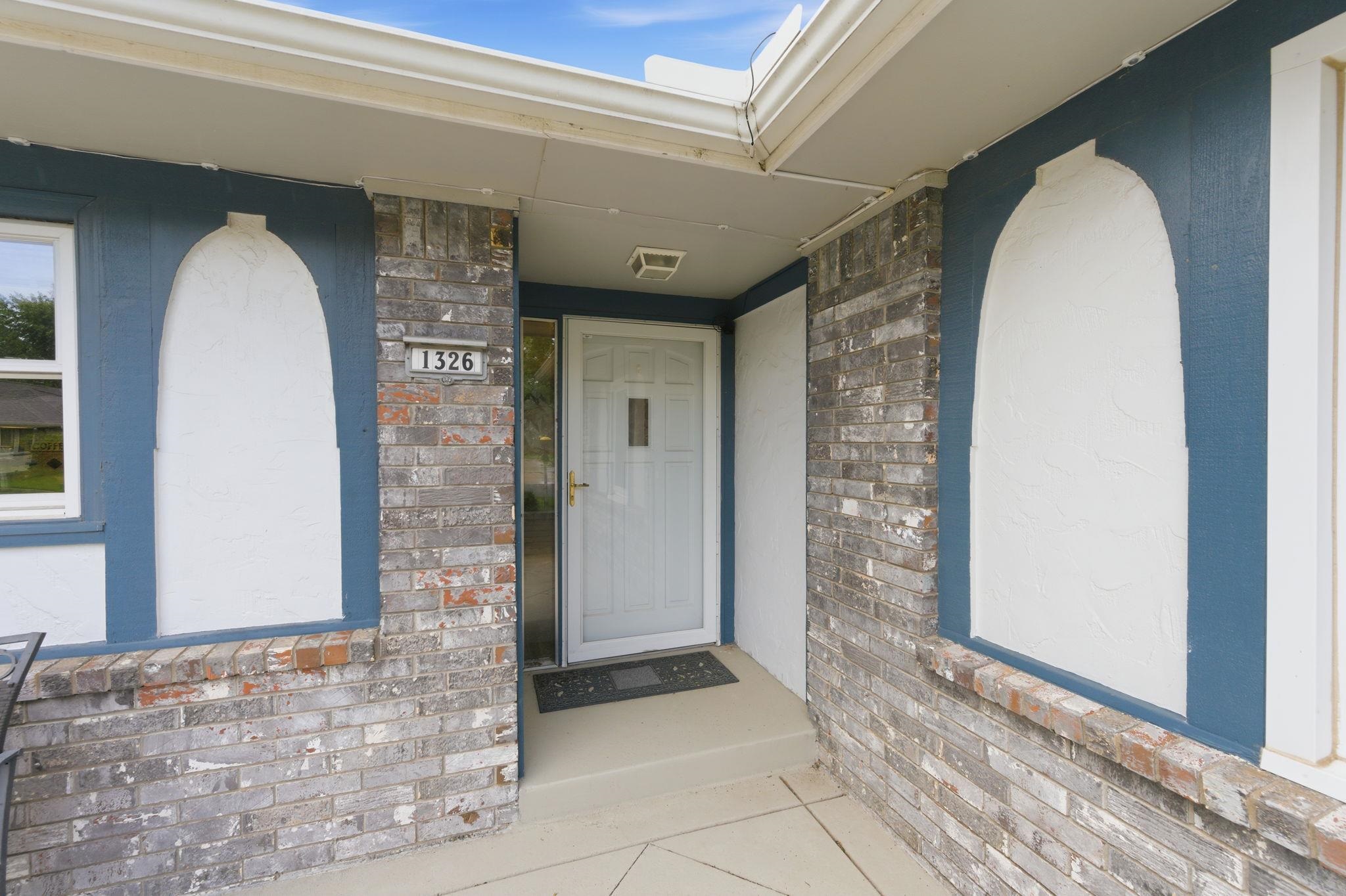 1326 N Chipper Property Photo 5