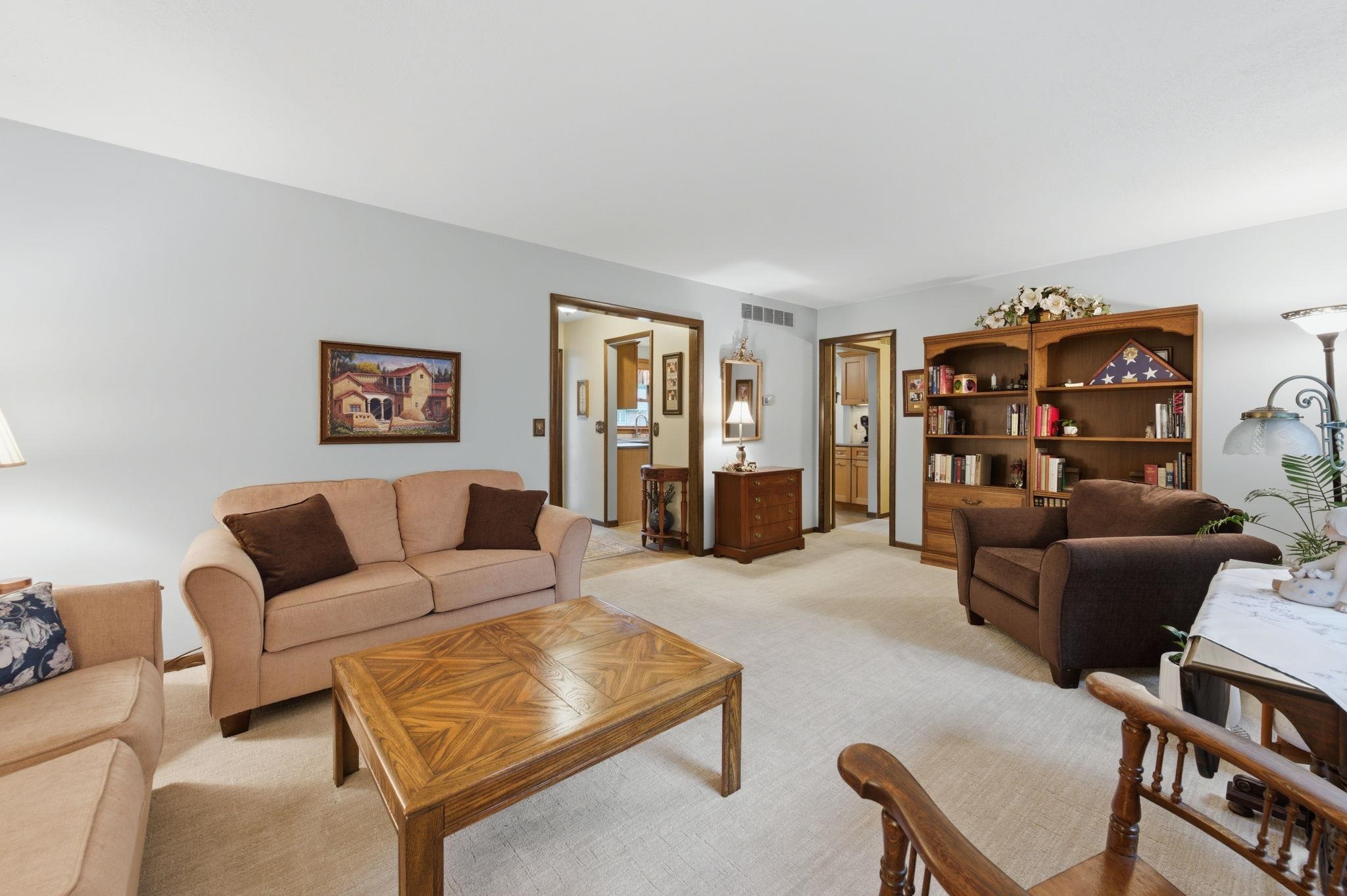 1326 N Chipper Property Photo 7