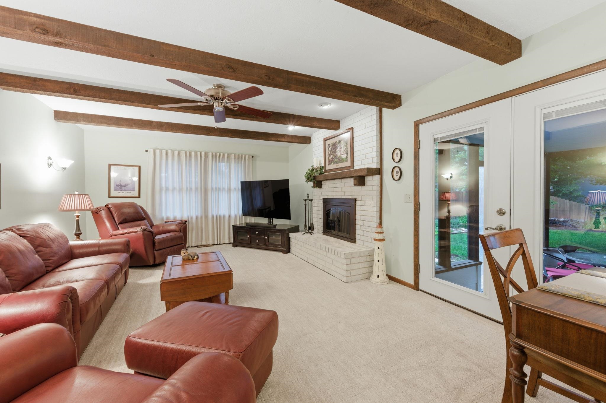 1326 N Chipper Property Photo 9