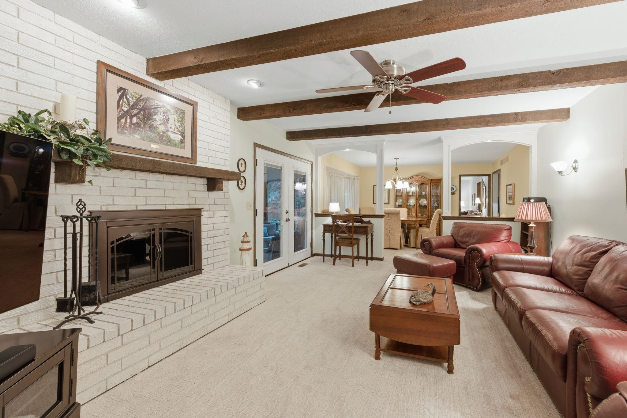 1326 N Chipper Property Photo 10