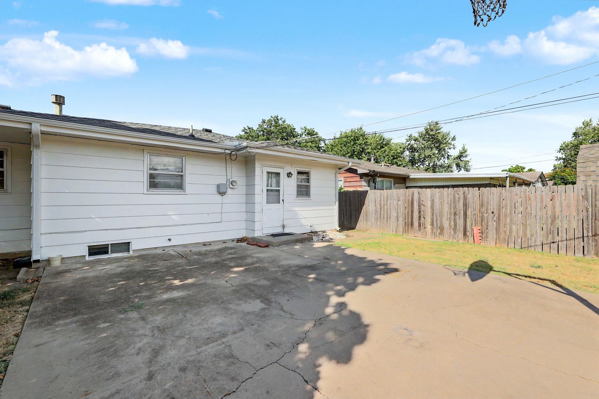 1946 W Greenfield St Property Photo 36