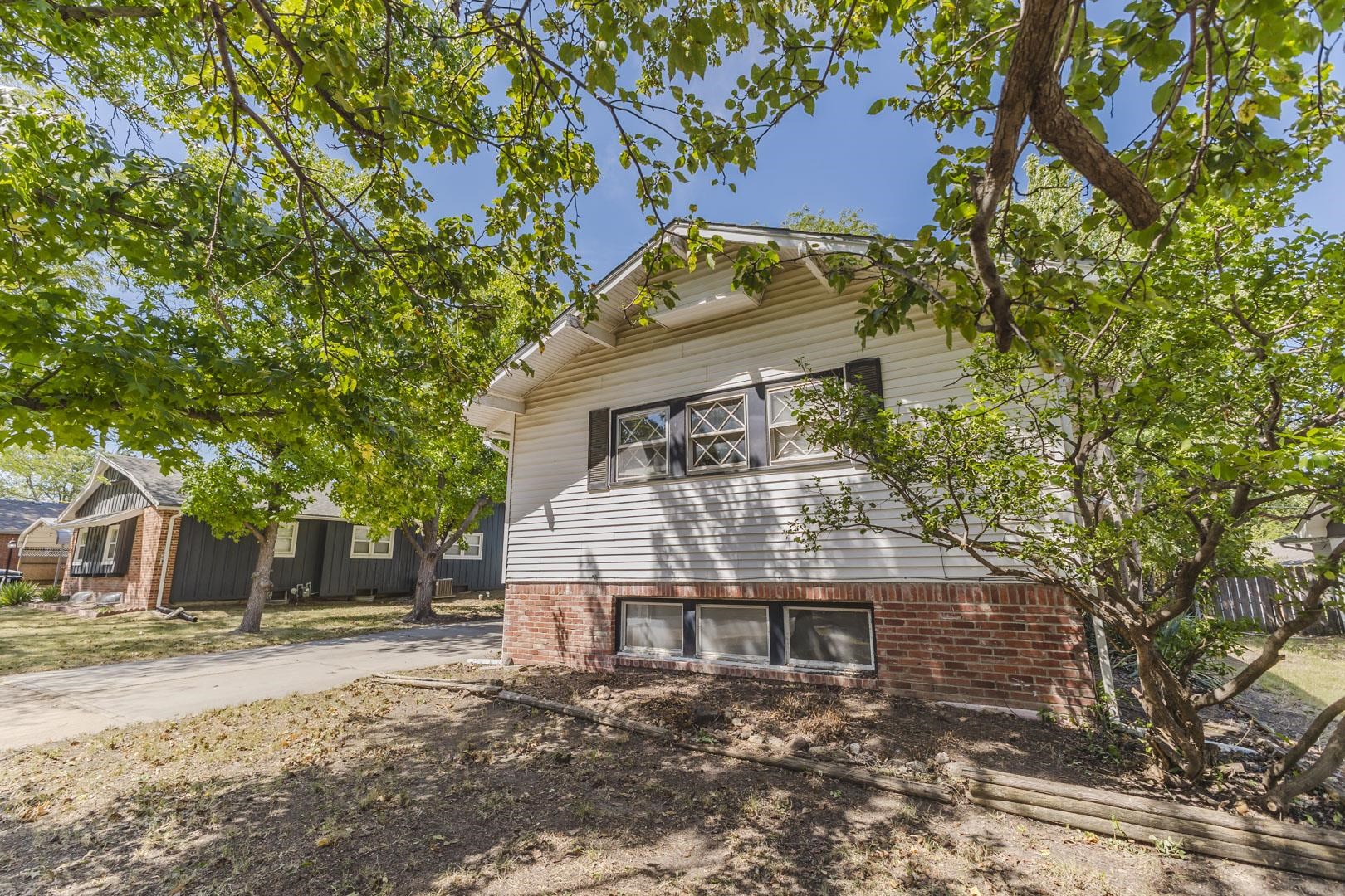 5726 Hanover St. Property Photo 4
