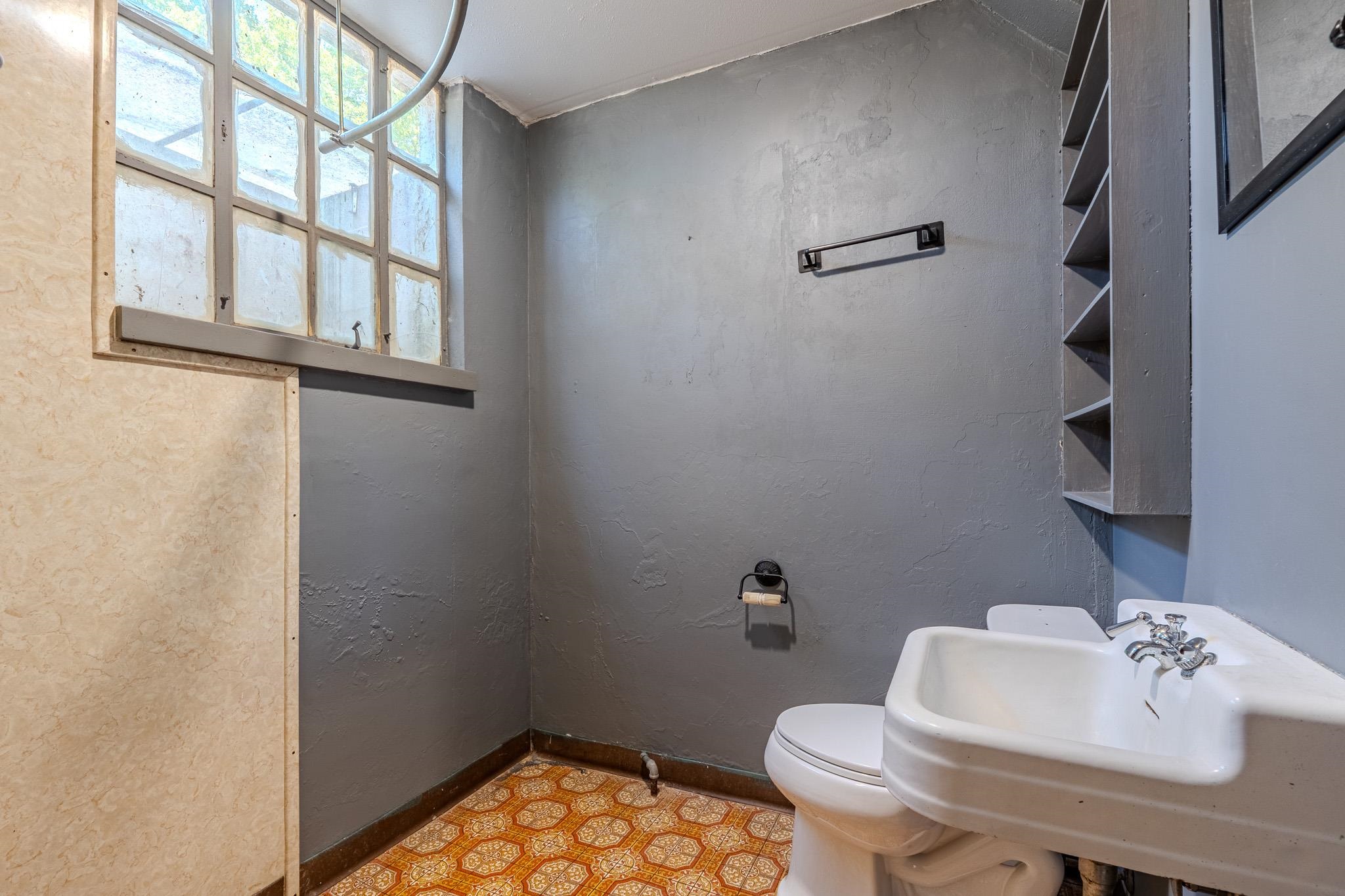 219 Park Property Photo 29
